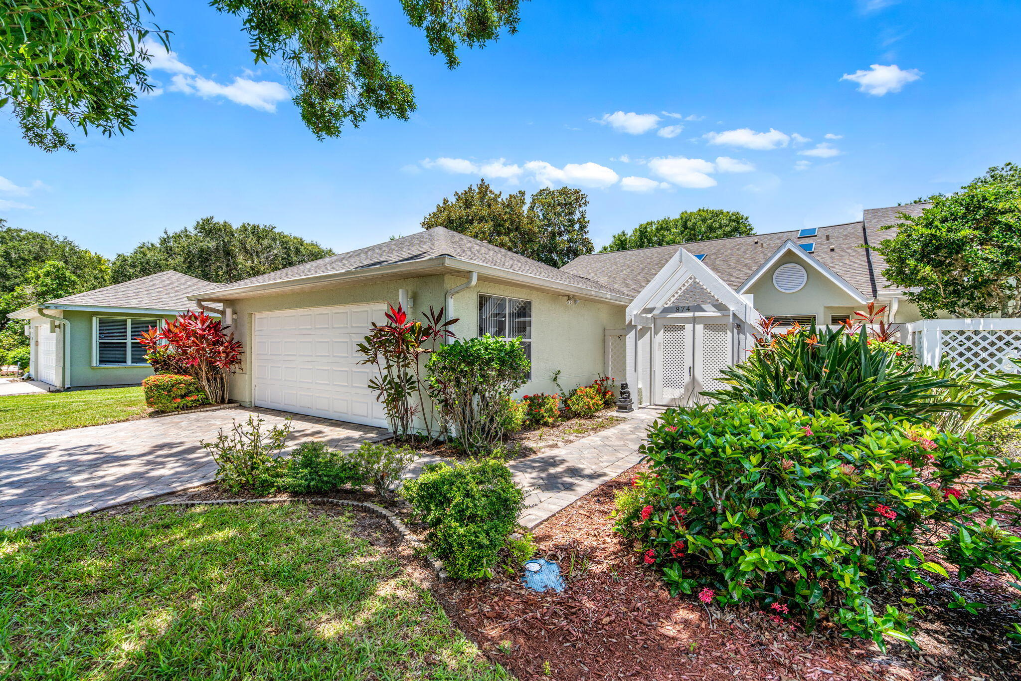 874 Oakwood Drive