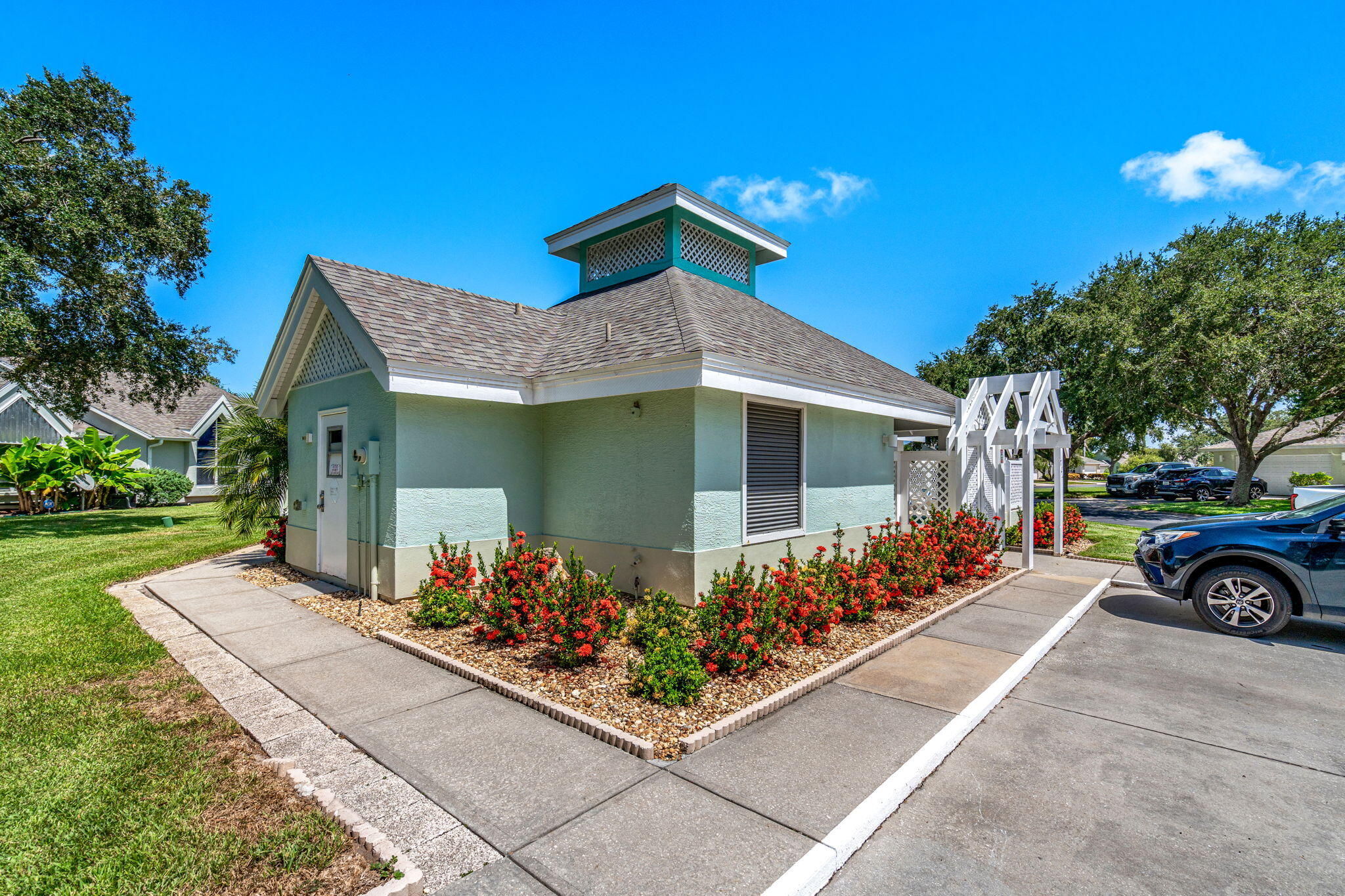 874 Oakwood Drive