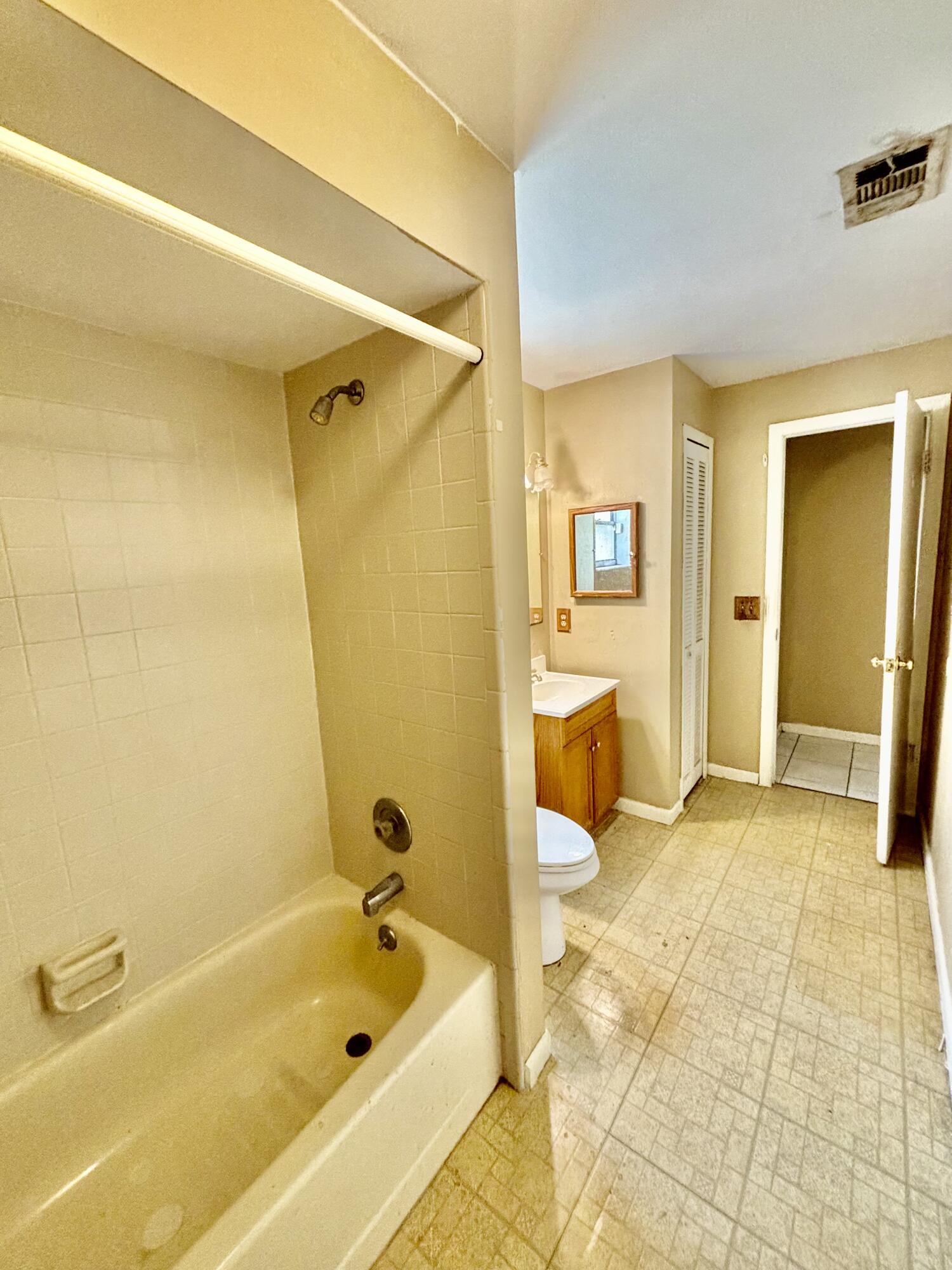 1331 Canterbury Lane