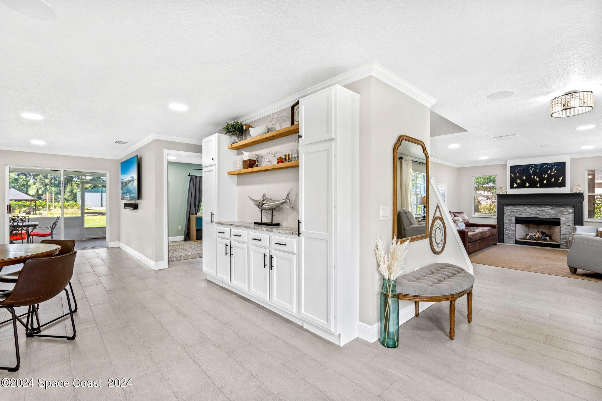 4185 Carolwood Drive