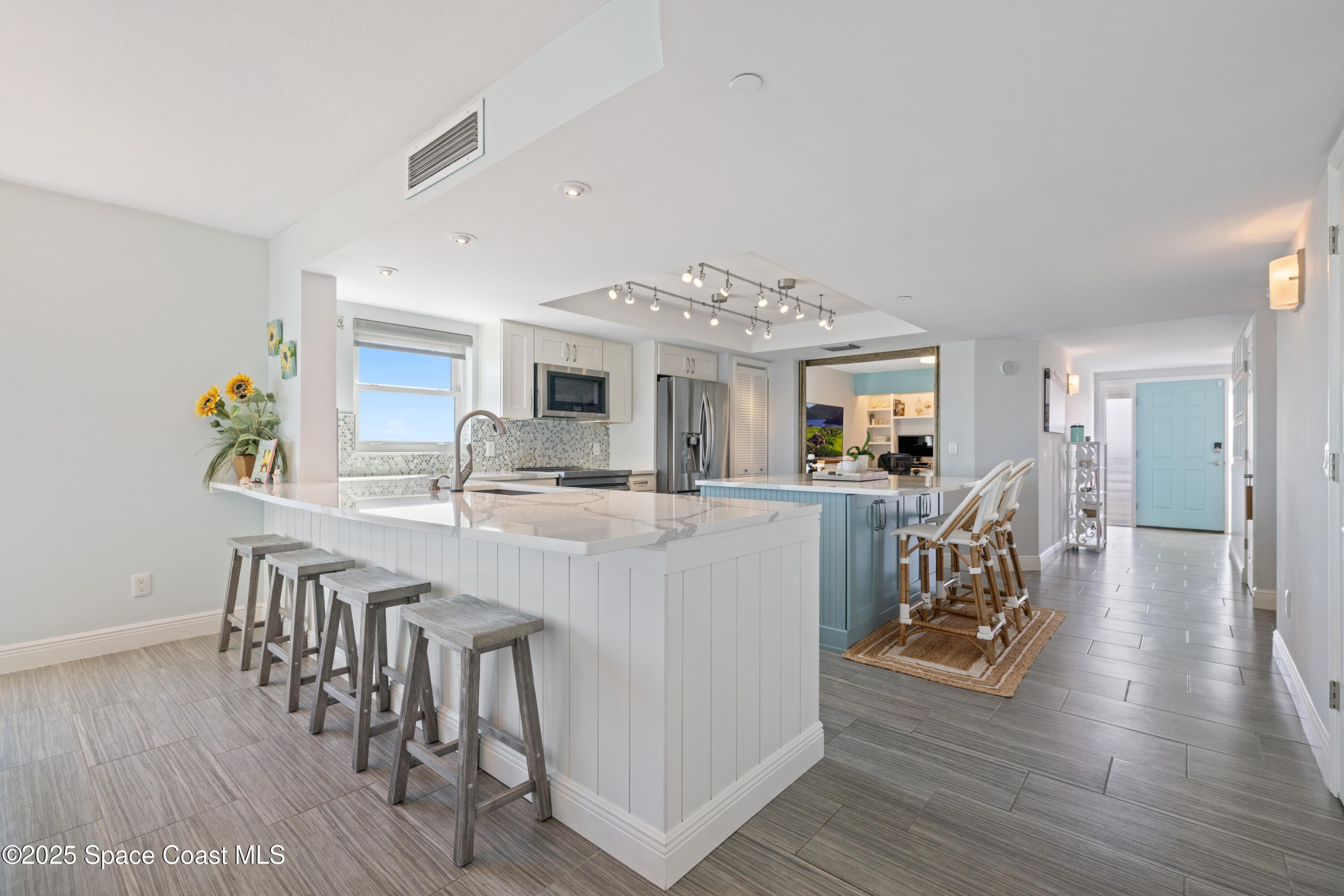 581 Highway A1A, 502