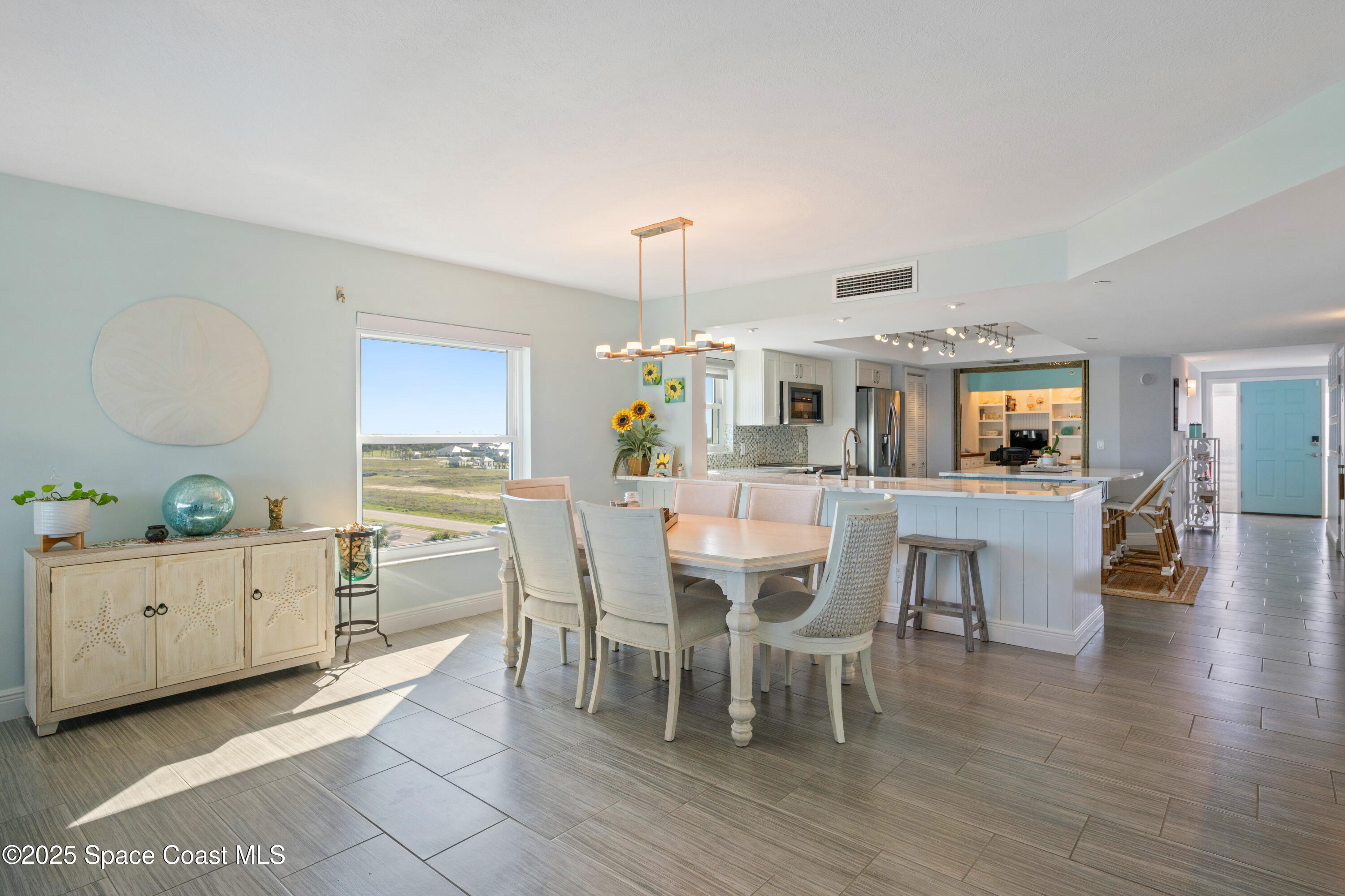 581 Highway A1A, 502