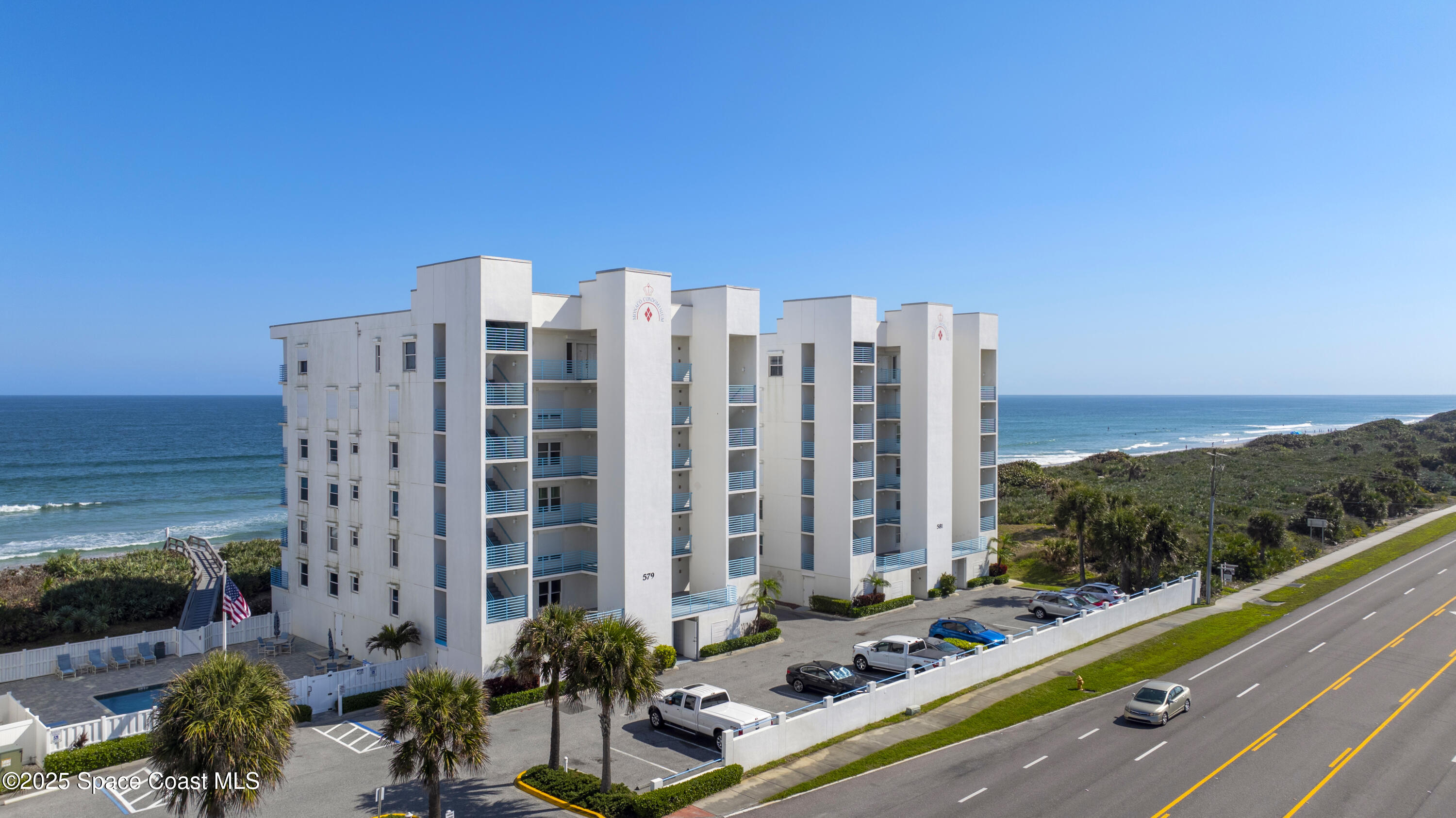 581 Highway A1A, 502