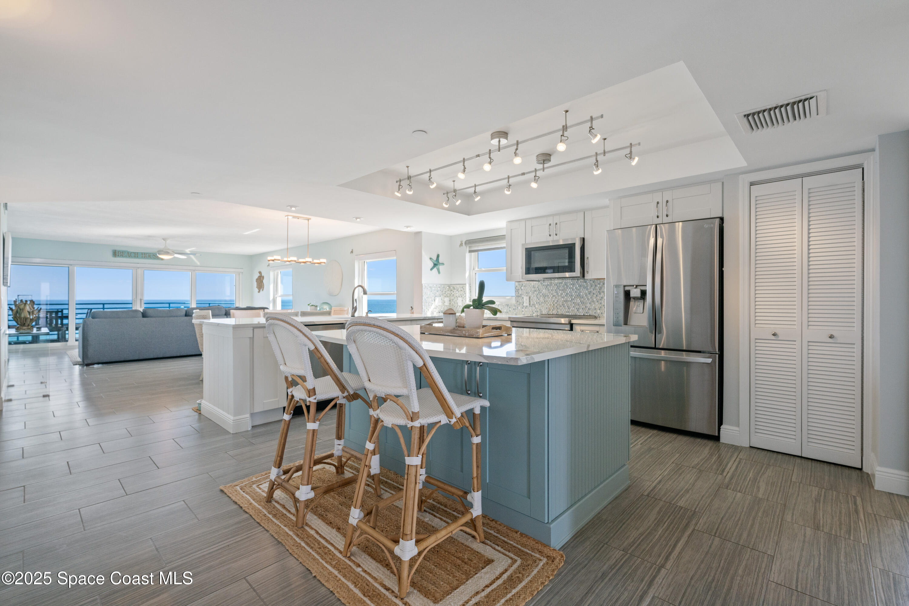 581 Highway A1A, 502