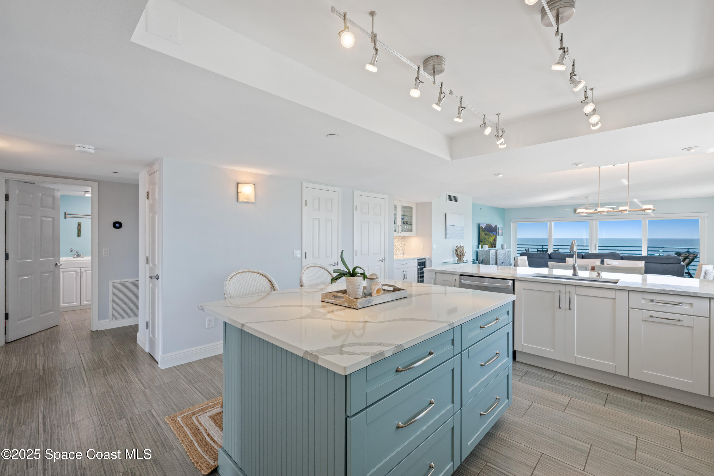 581 Highway A1A, 502