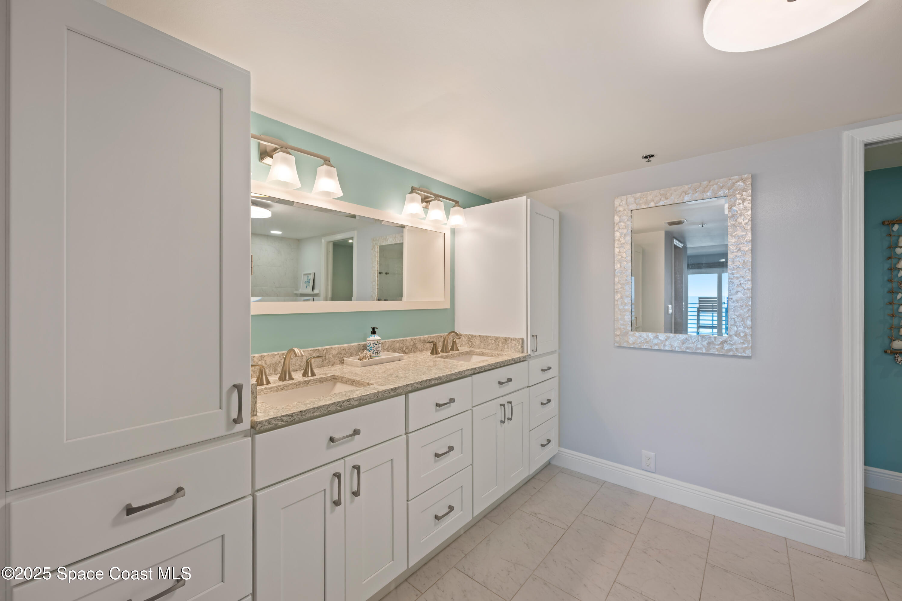 581 Highway A1A, 502