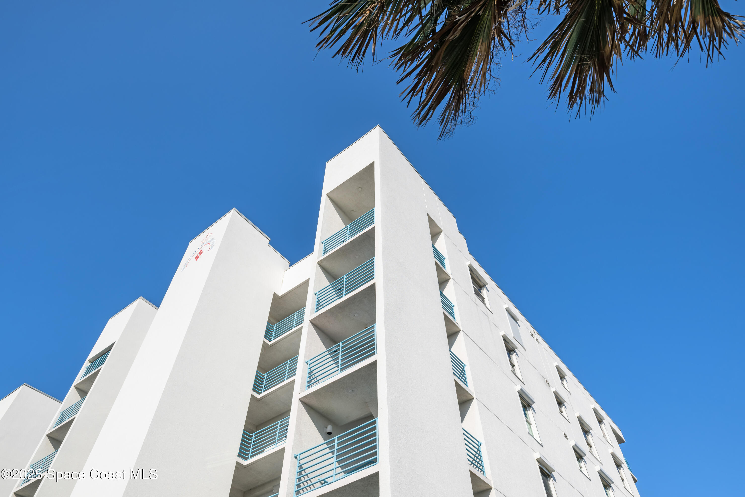 581 Highway A1A, 502