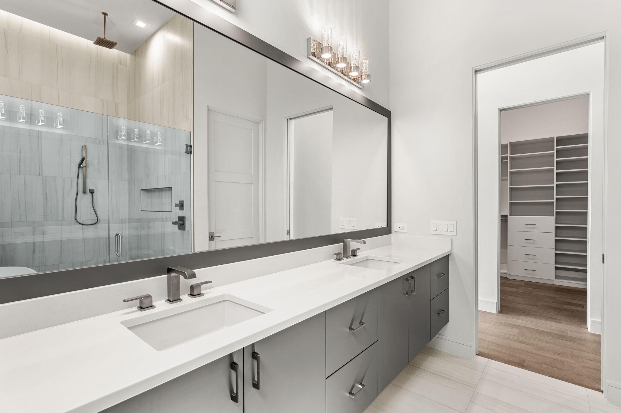 6434 Modern Duran Drive