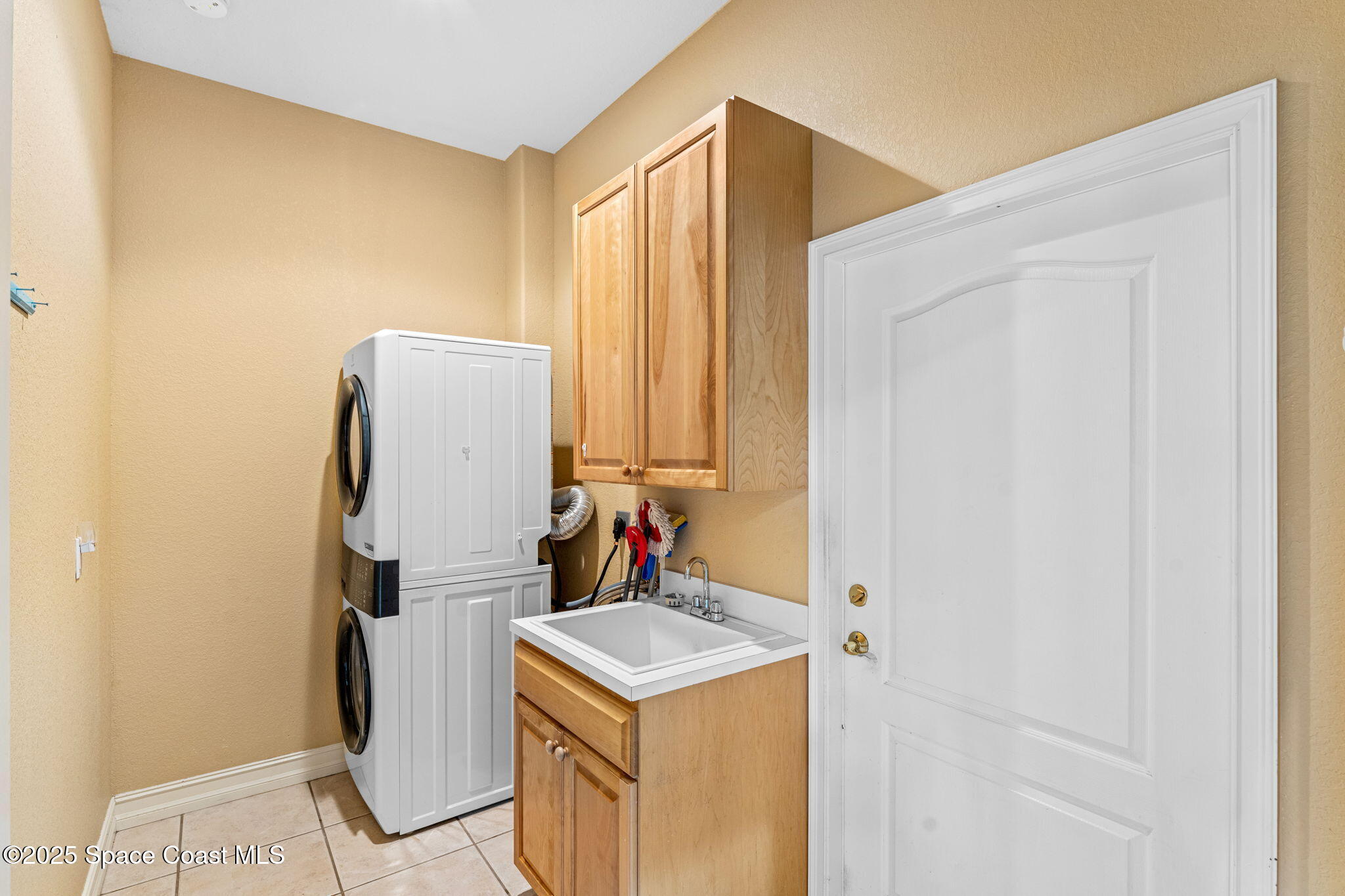 2942 Heritage Circle