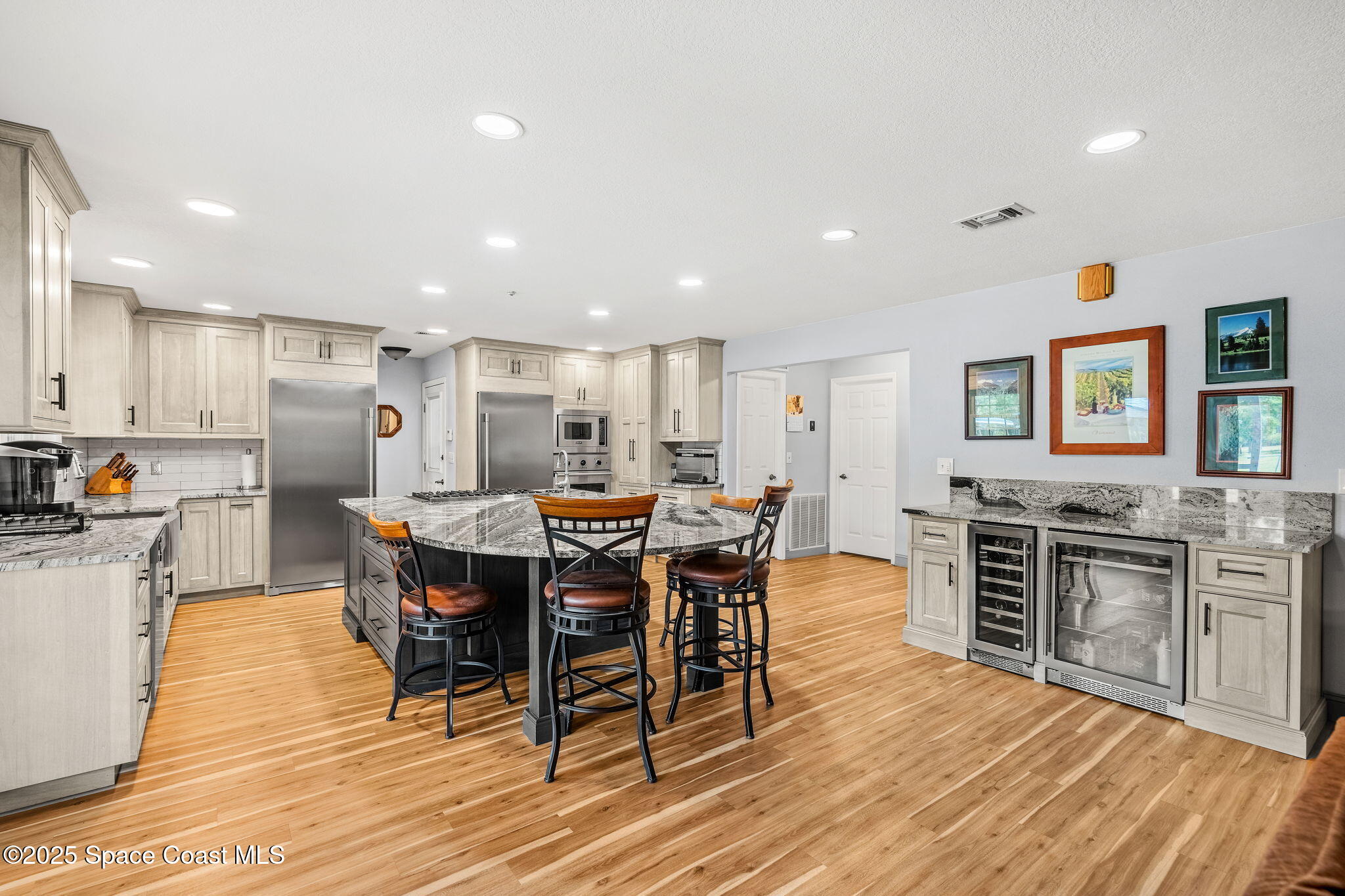 1780 Eva Lane