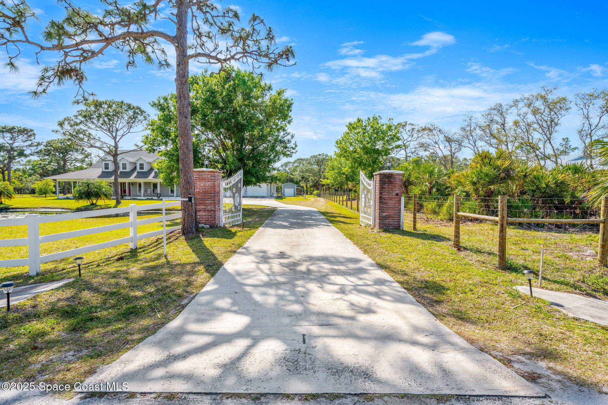 1780 Eva Lane