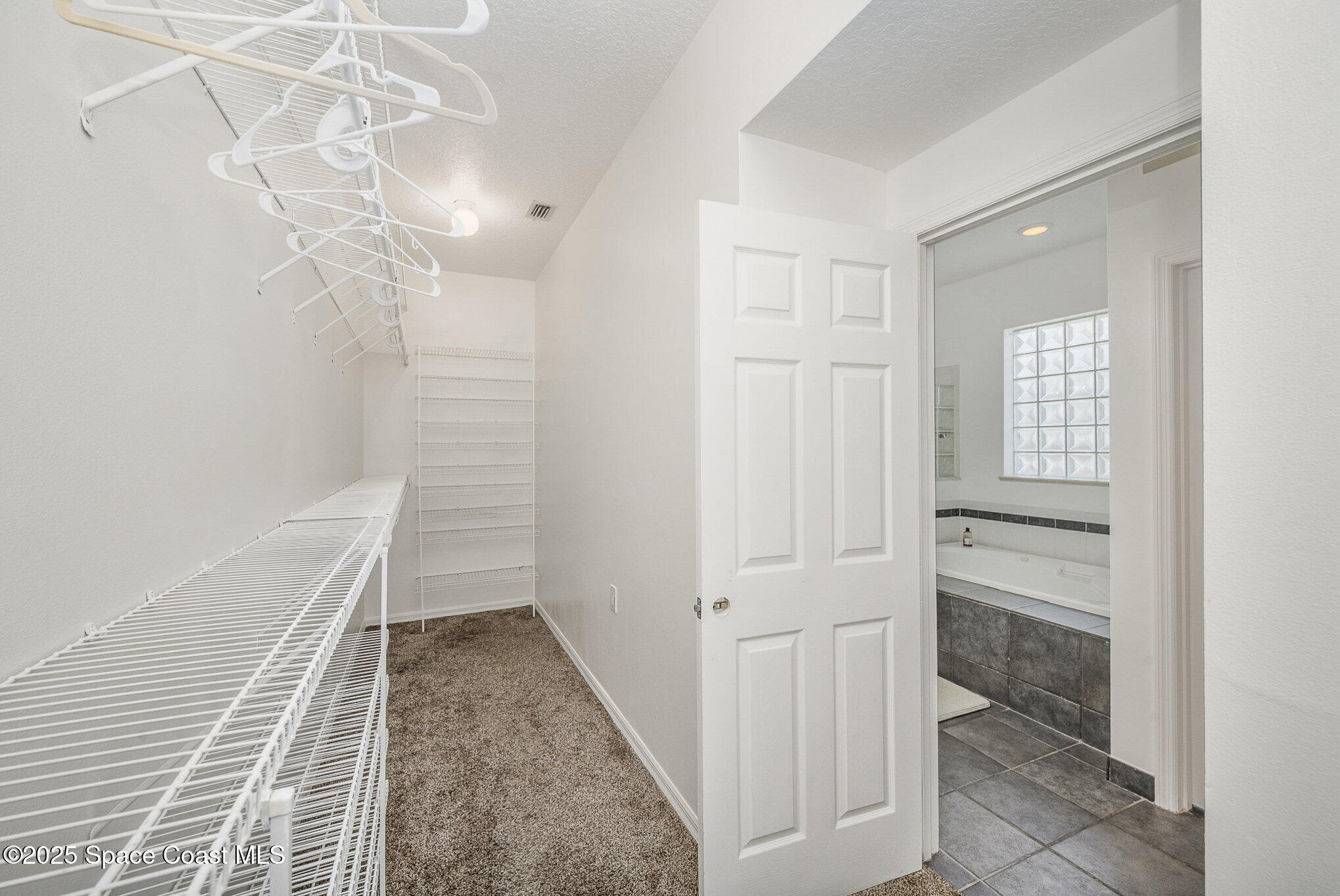 48 Harbor Circle