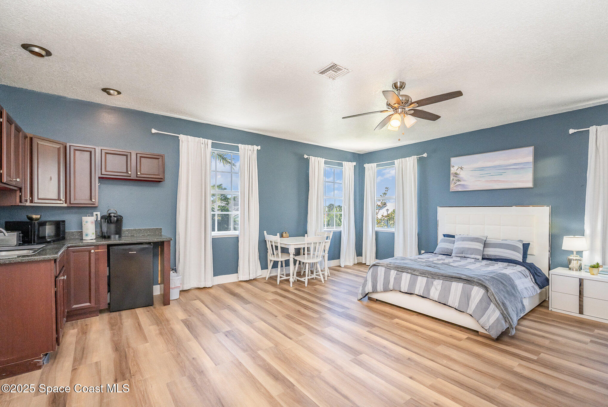 48 Harbor Circle
