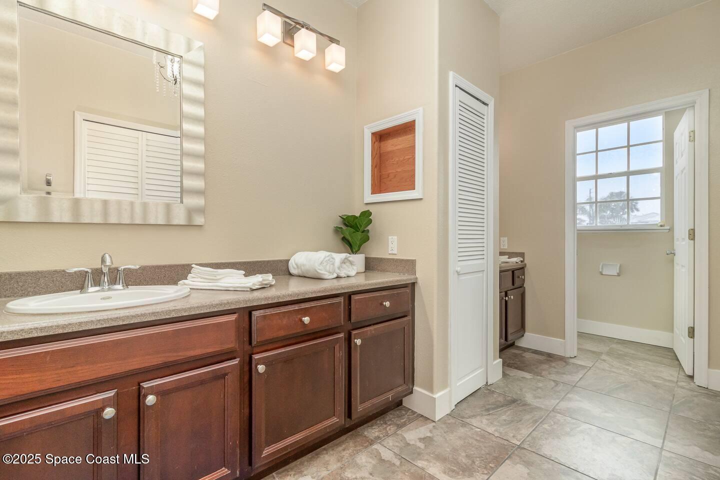 48 Harbor Circle
