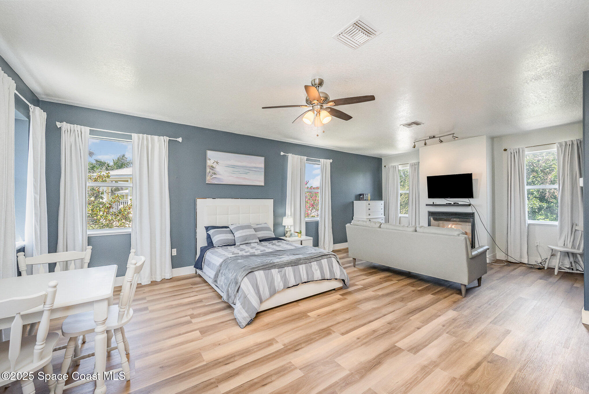 48 Harbor Circle