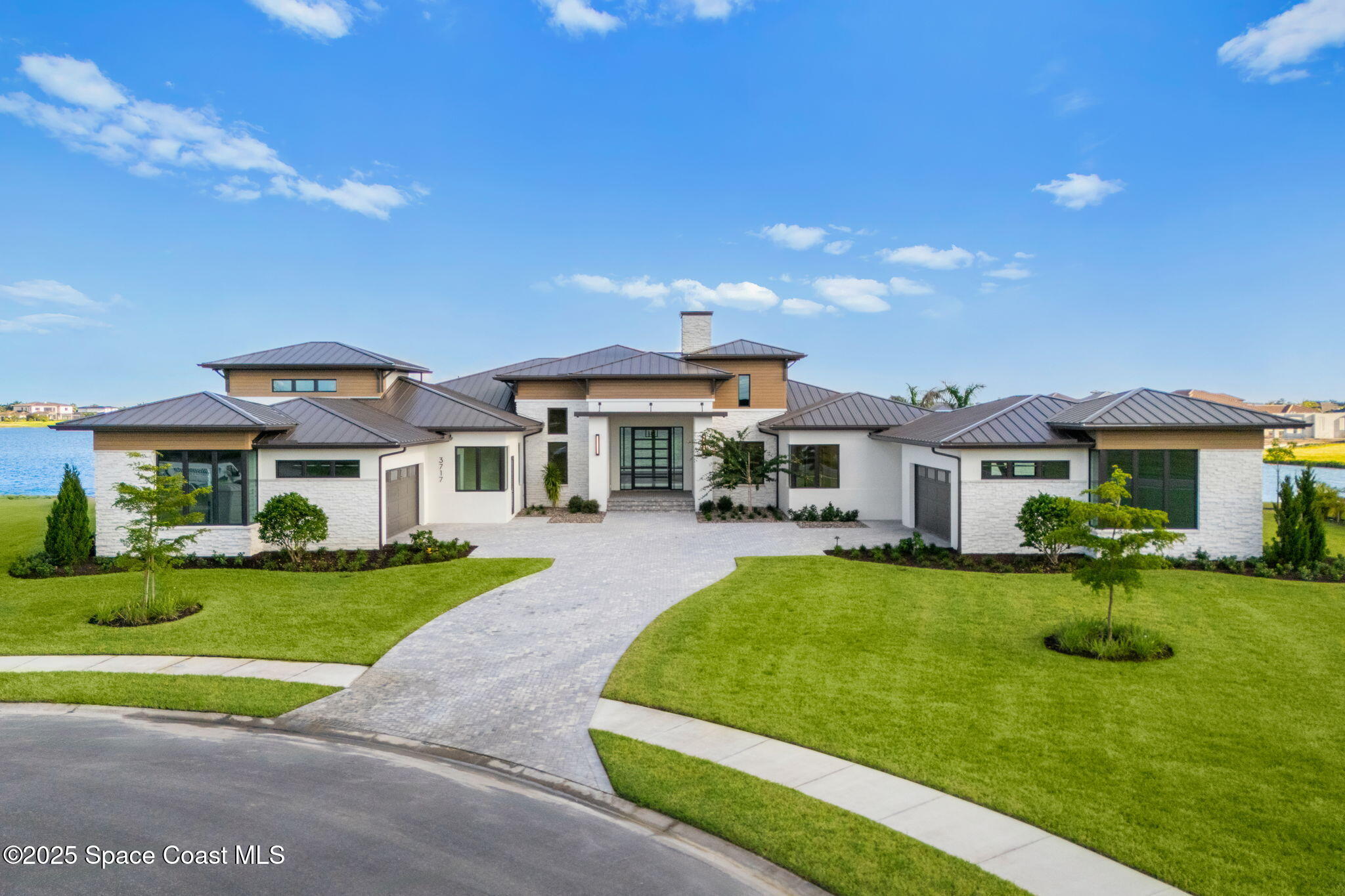 3717 Upper Floridian Way