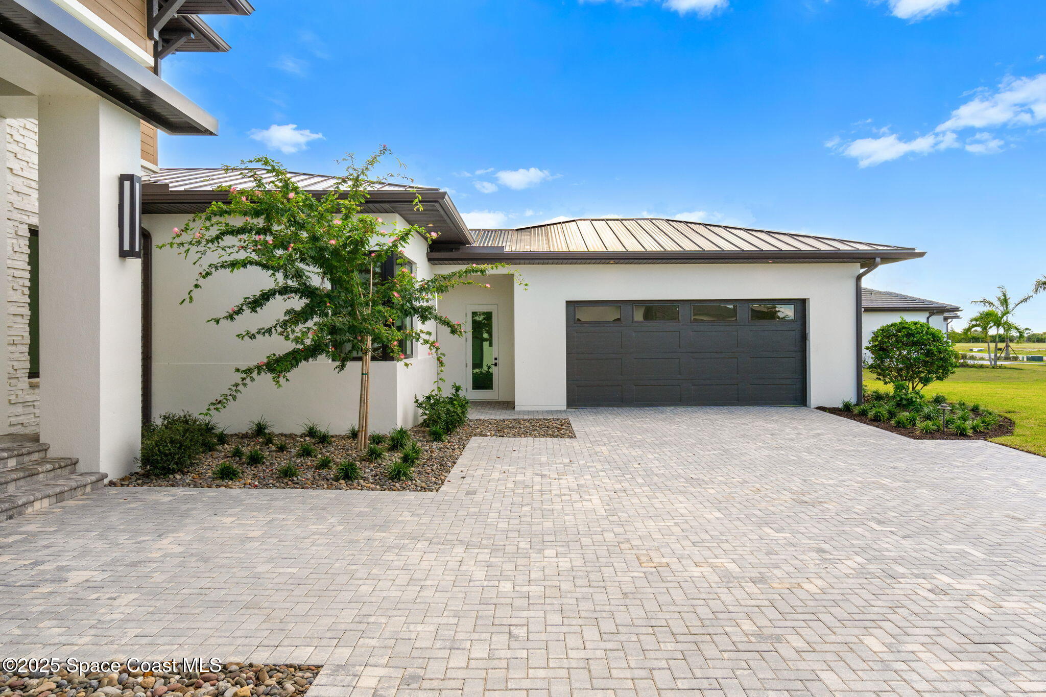 3717 Upper Floridian Way