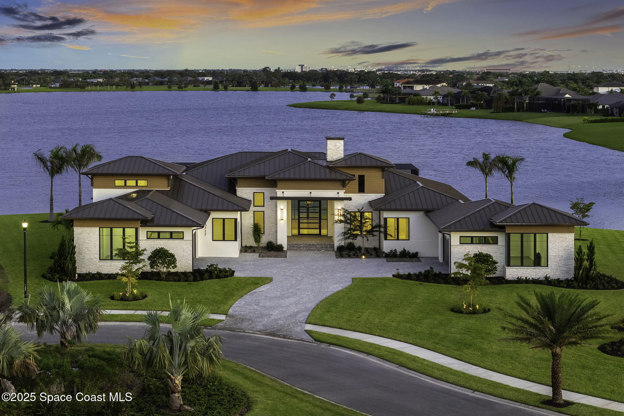 3717 Upper Floridian Way