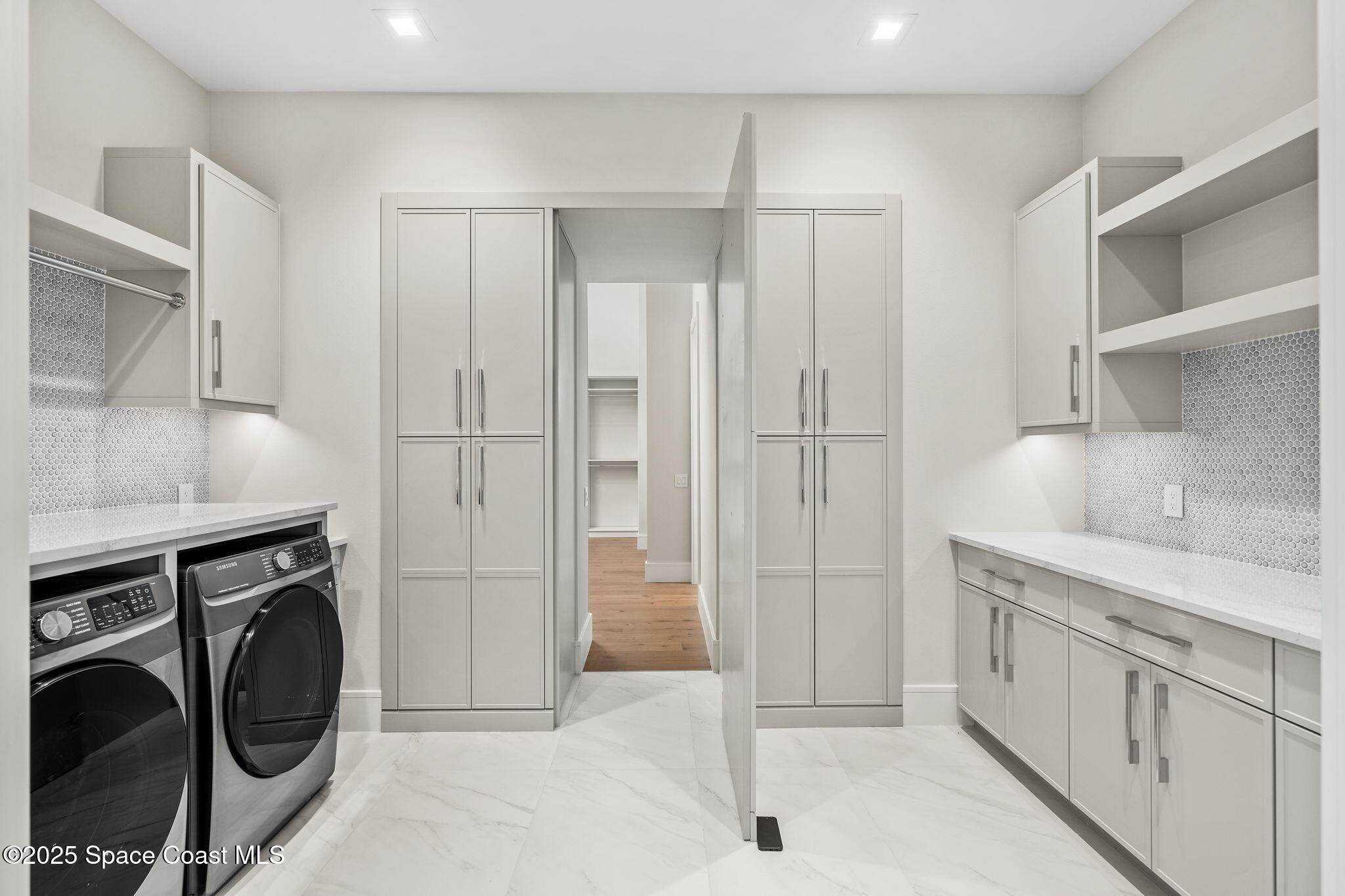 3717 Upper Floridian Way