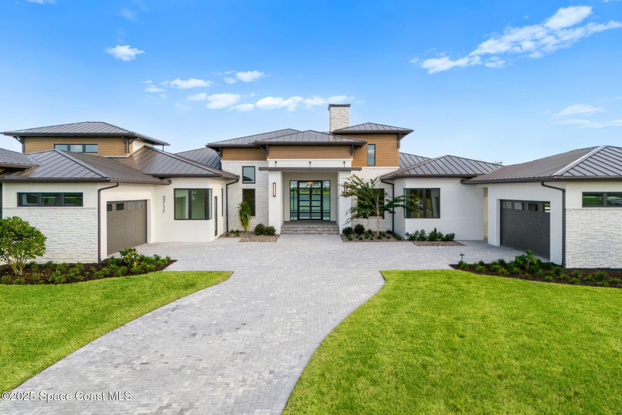 3717 Upper Floridian Way