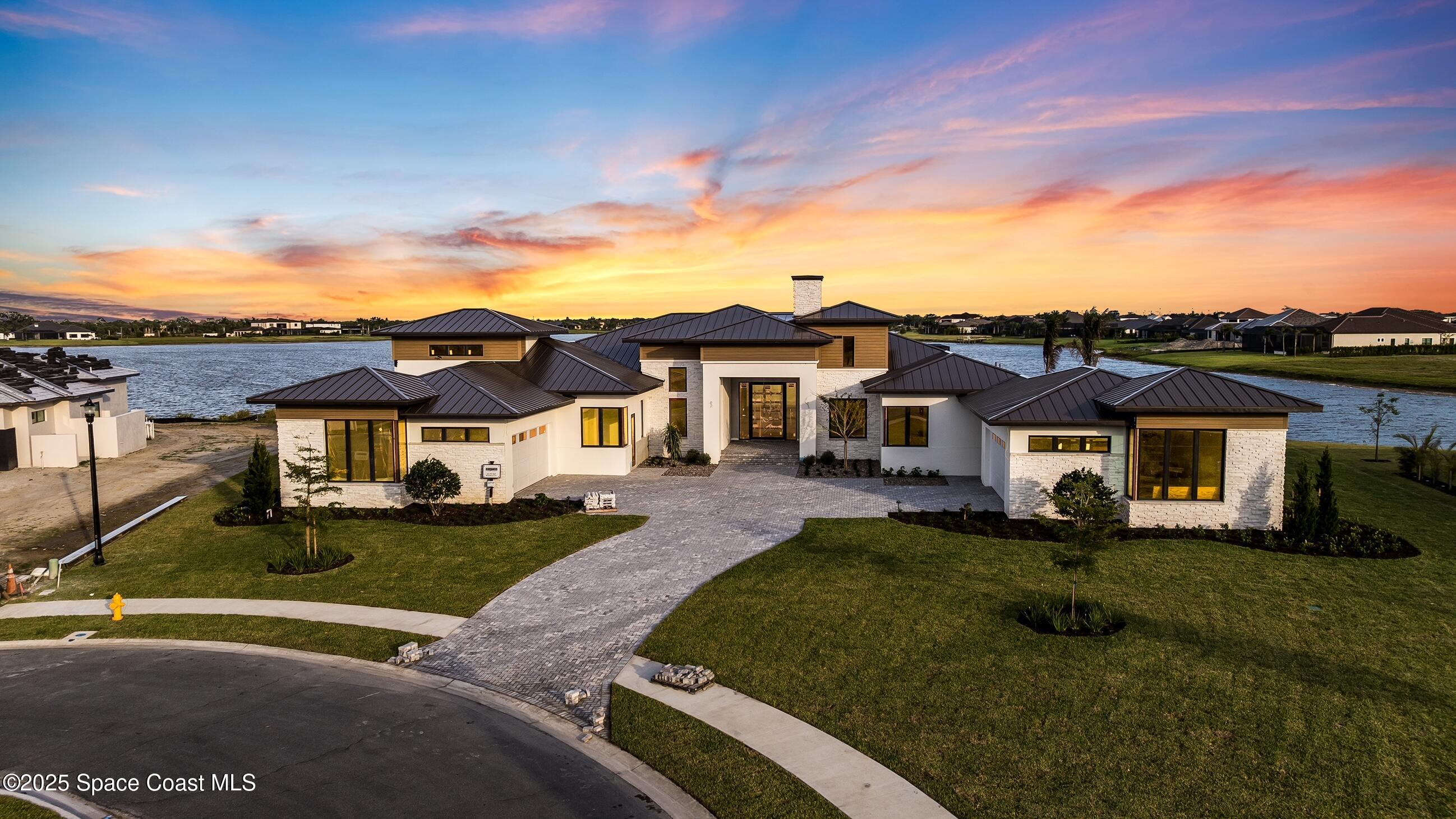 3717 Upper Floridian Way