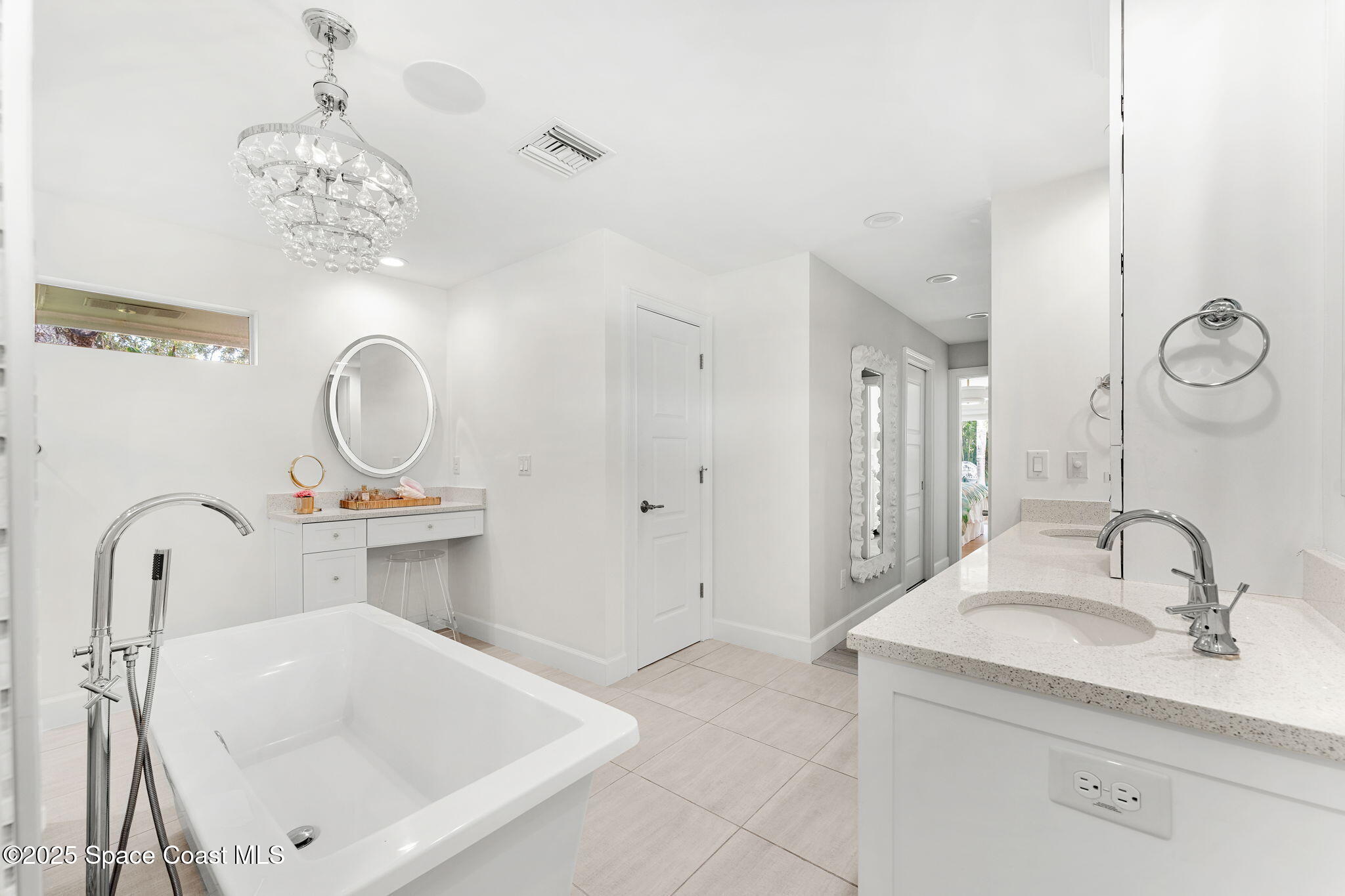 606 Hibiscus Trail