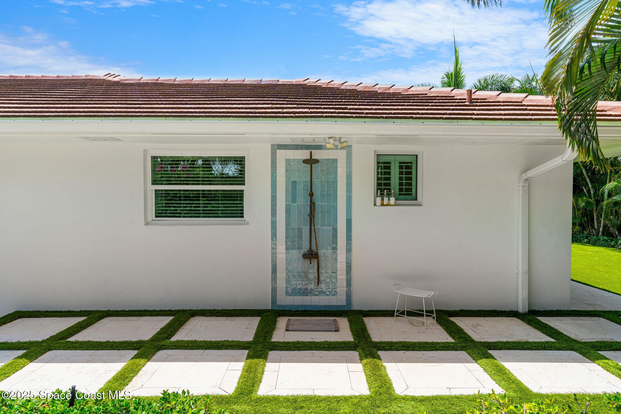 606 Hibiscus Trail