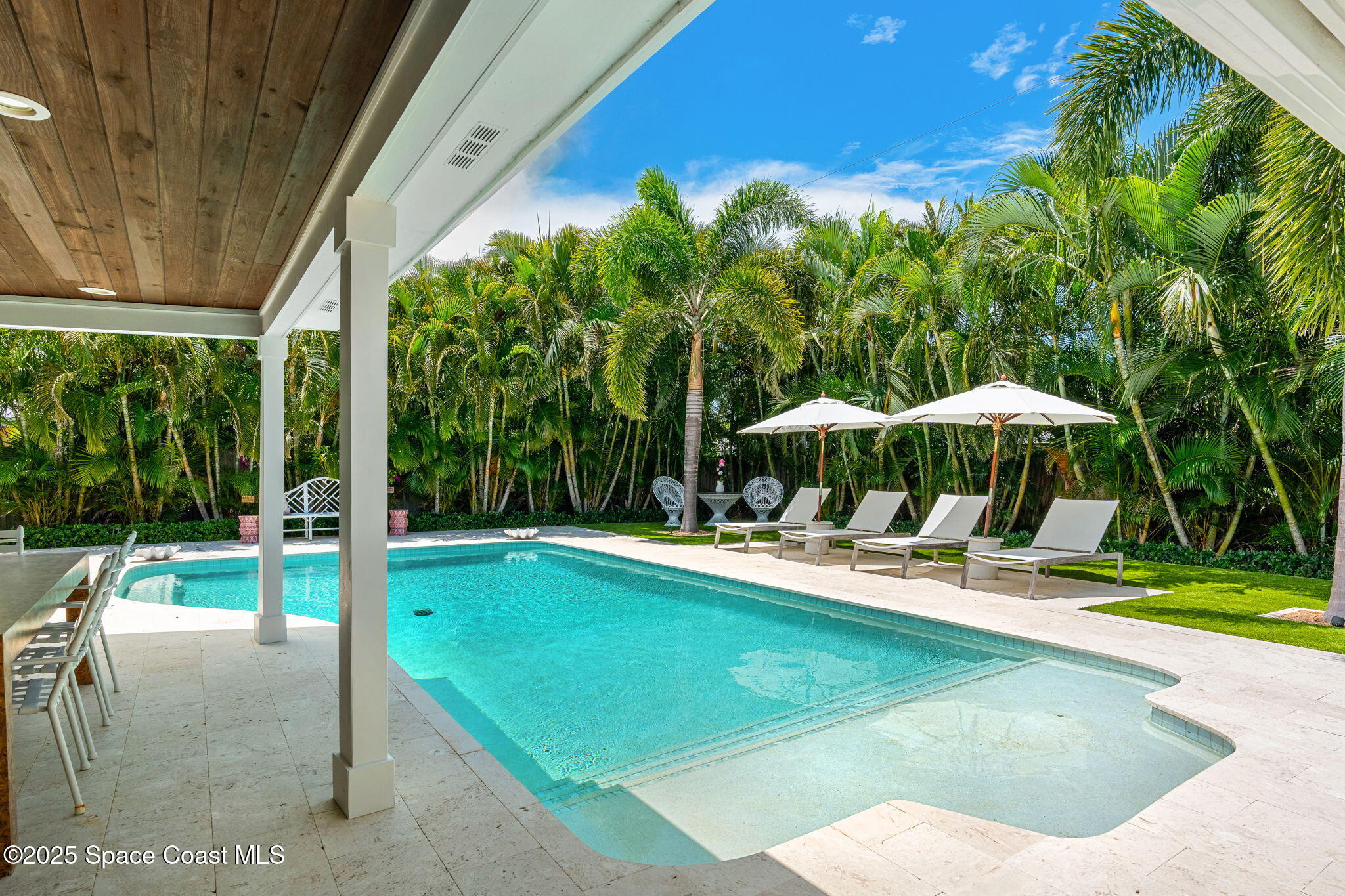 606 Hibiscus Trail