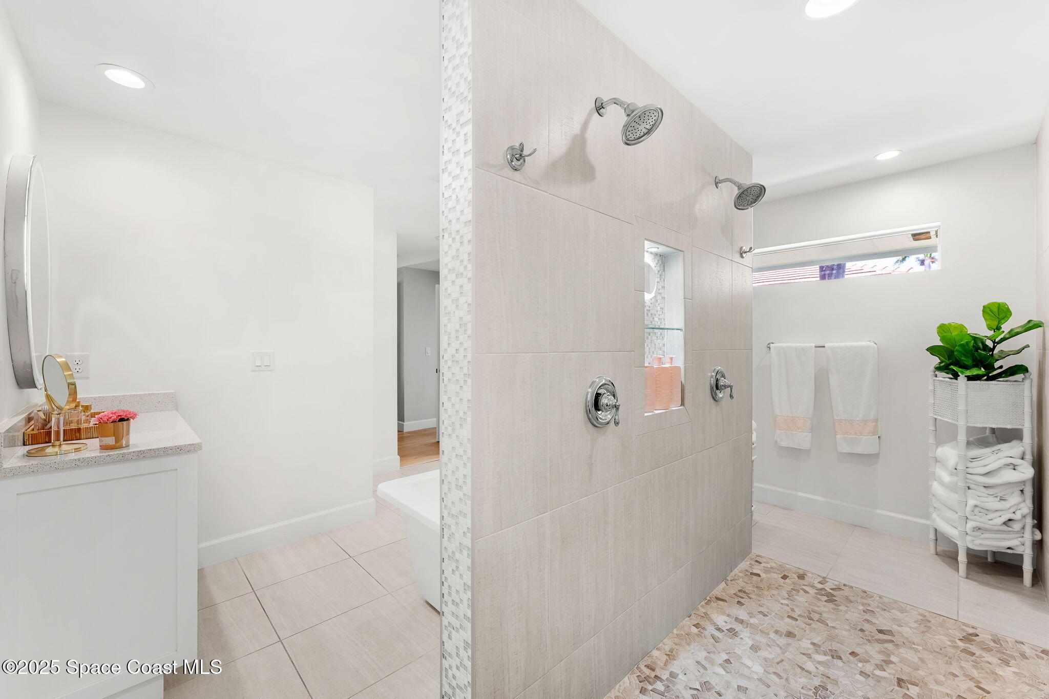 606 Hibiscus Trail