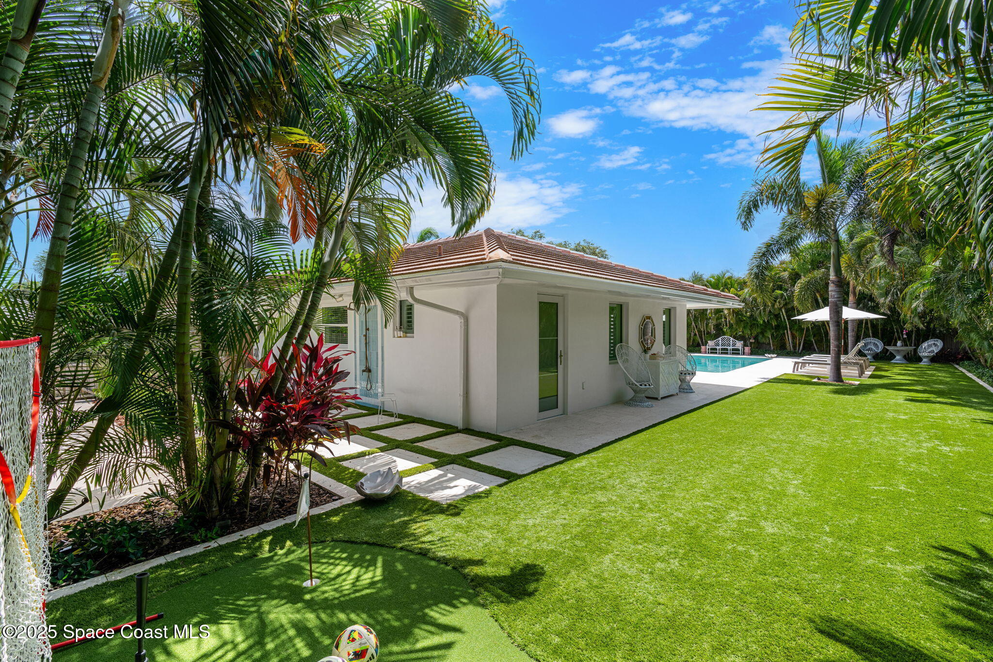 606 Hibiscus Trail