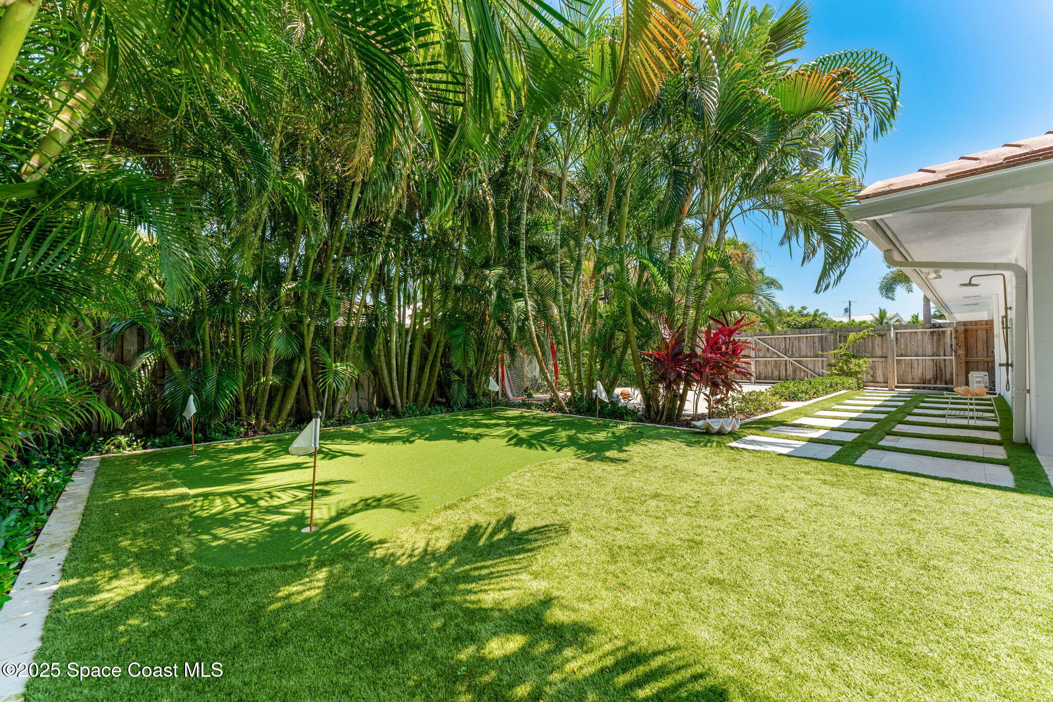 606 Hibiscus Trail