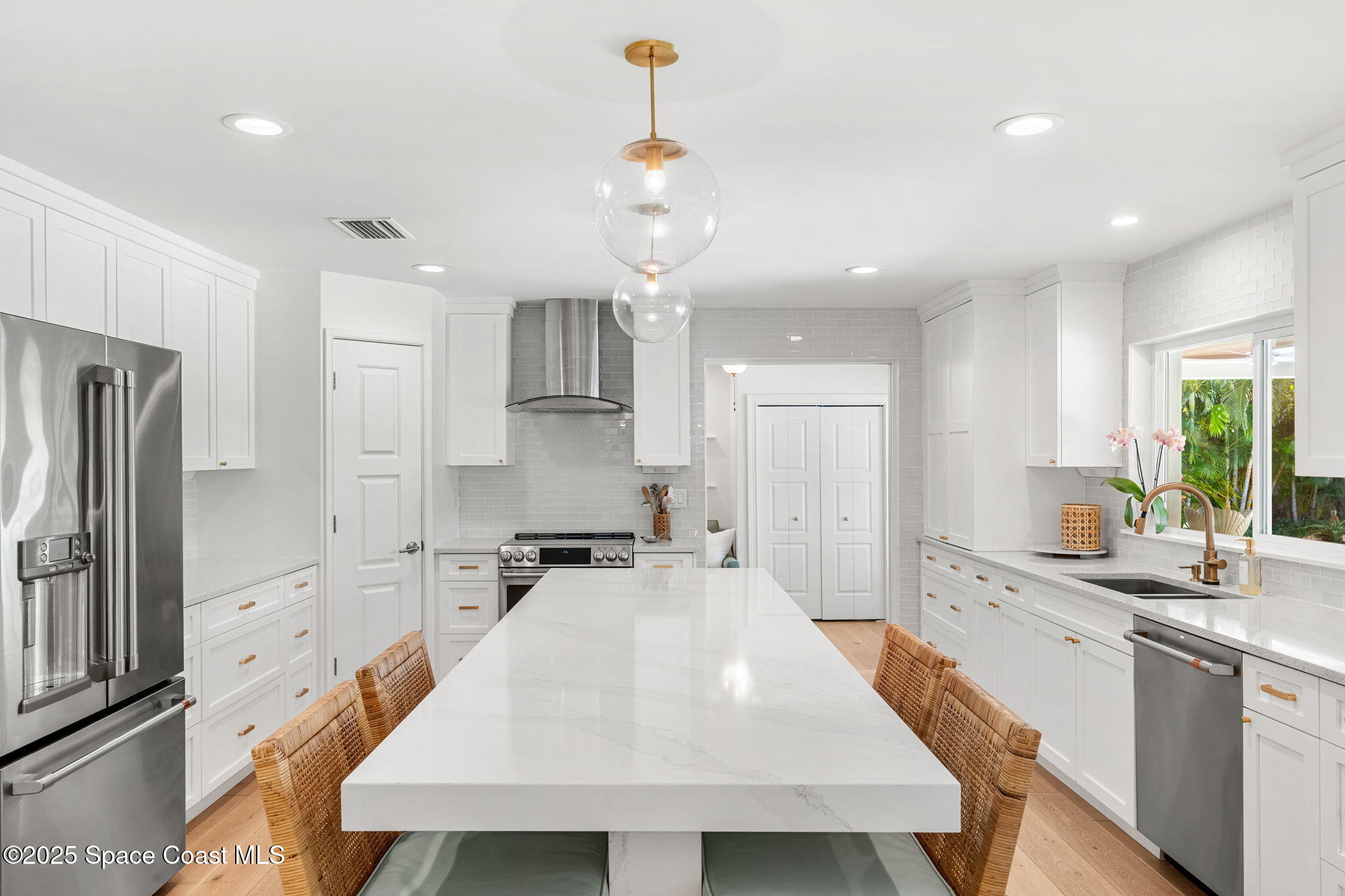 606 Hibiscus Trail