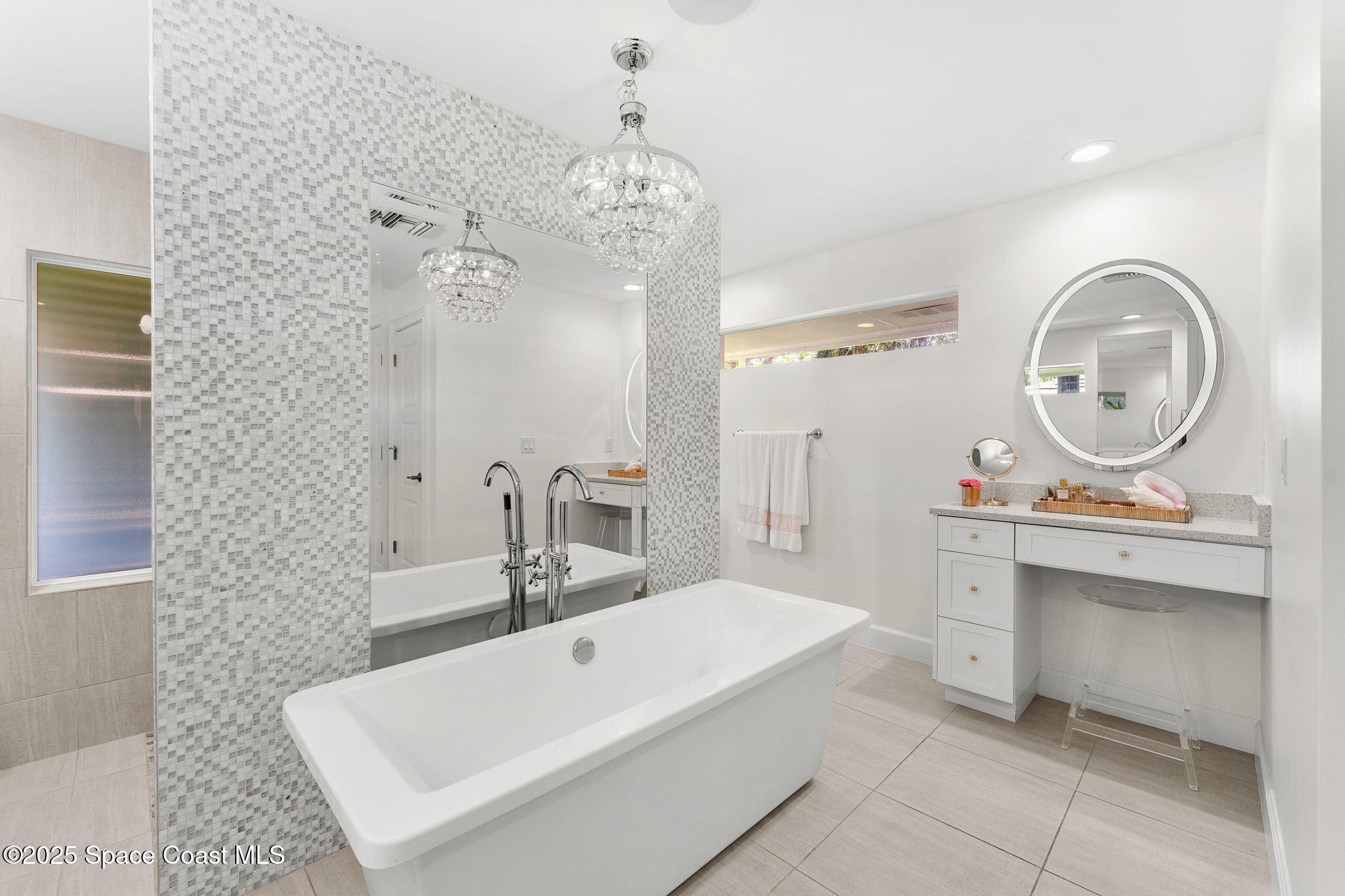 606 Hibiscus Trail