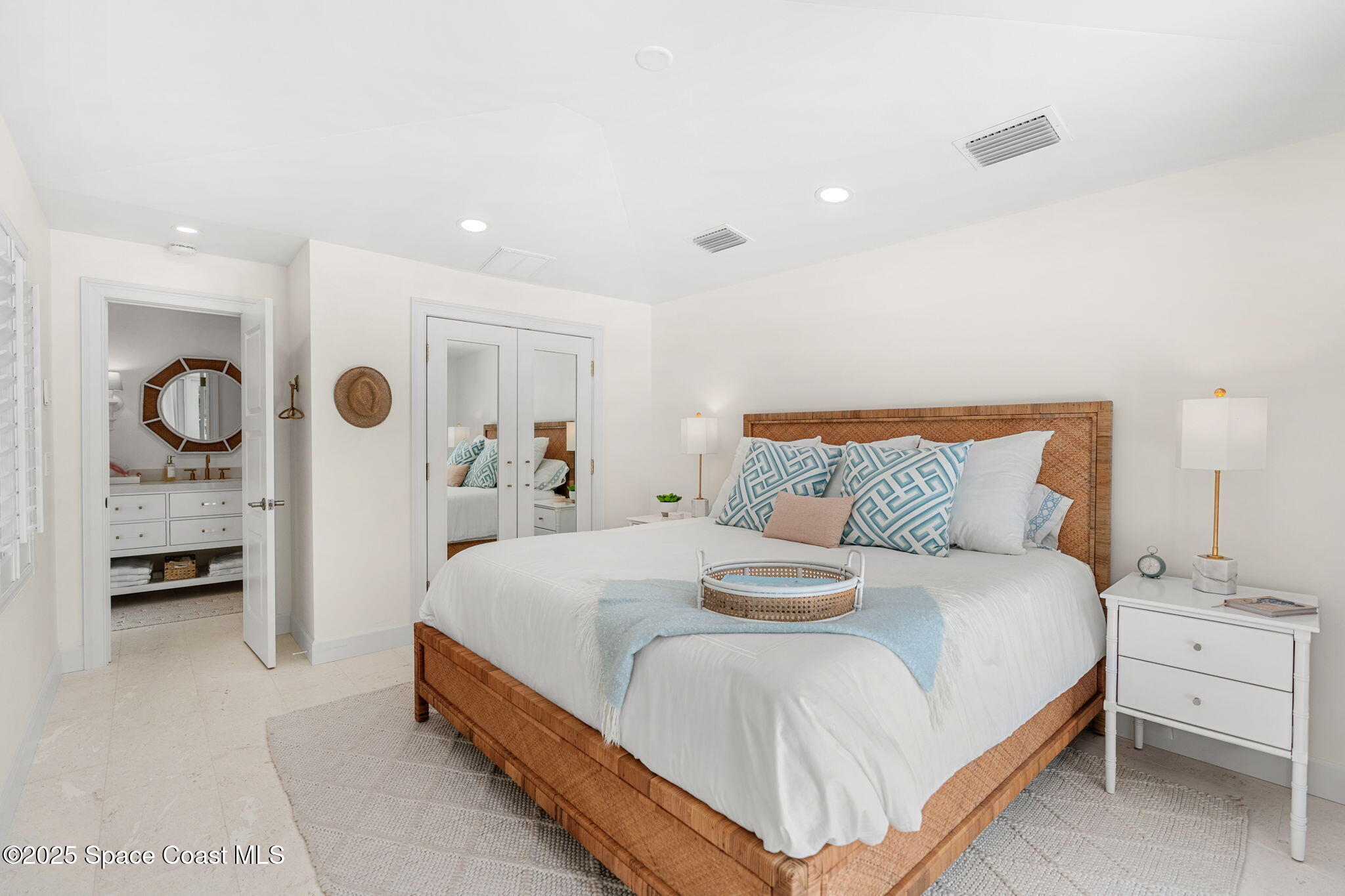 606 Hibiscus Trail