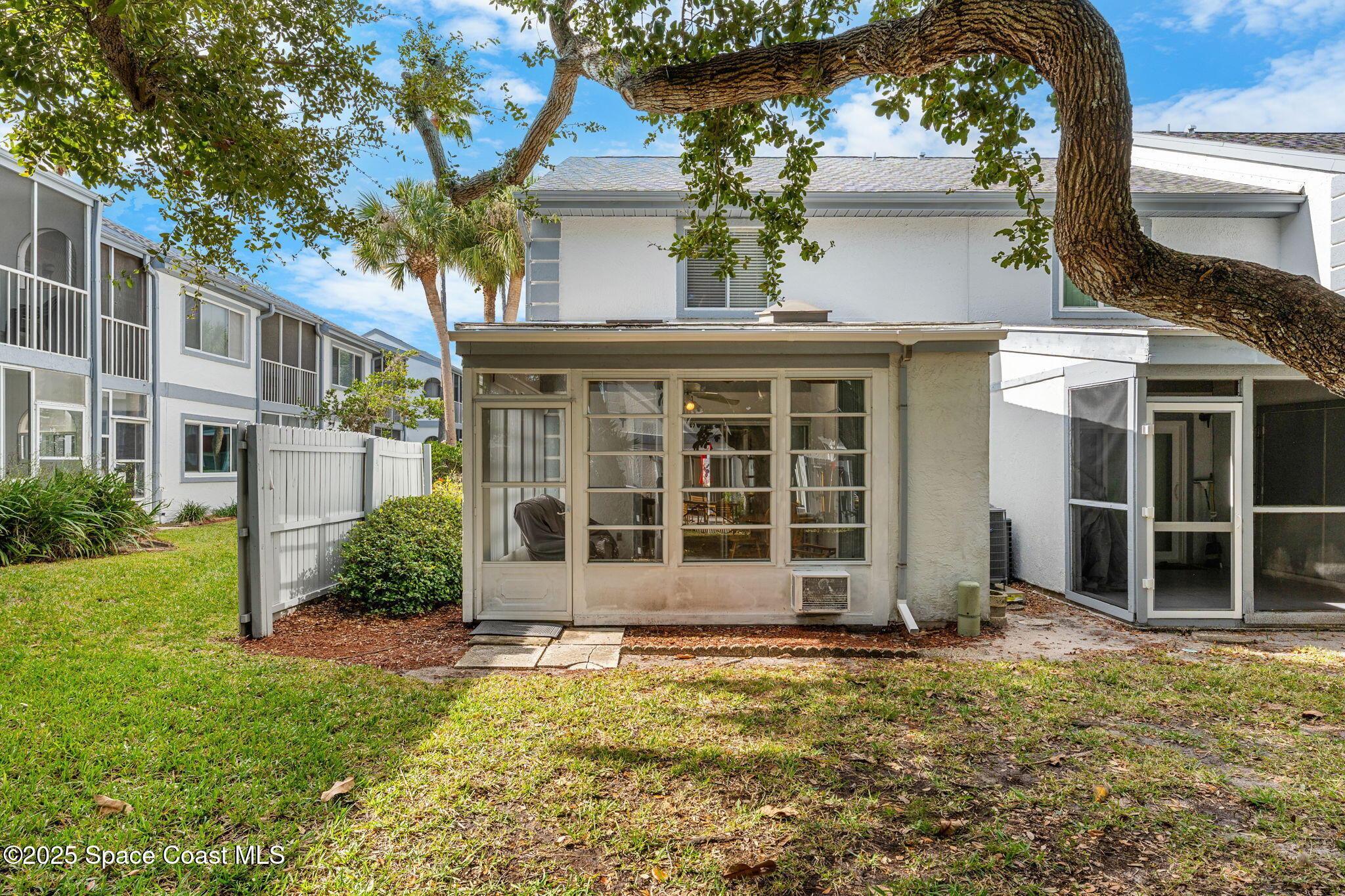 233 Seaport Boulevard T76