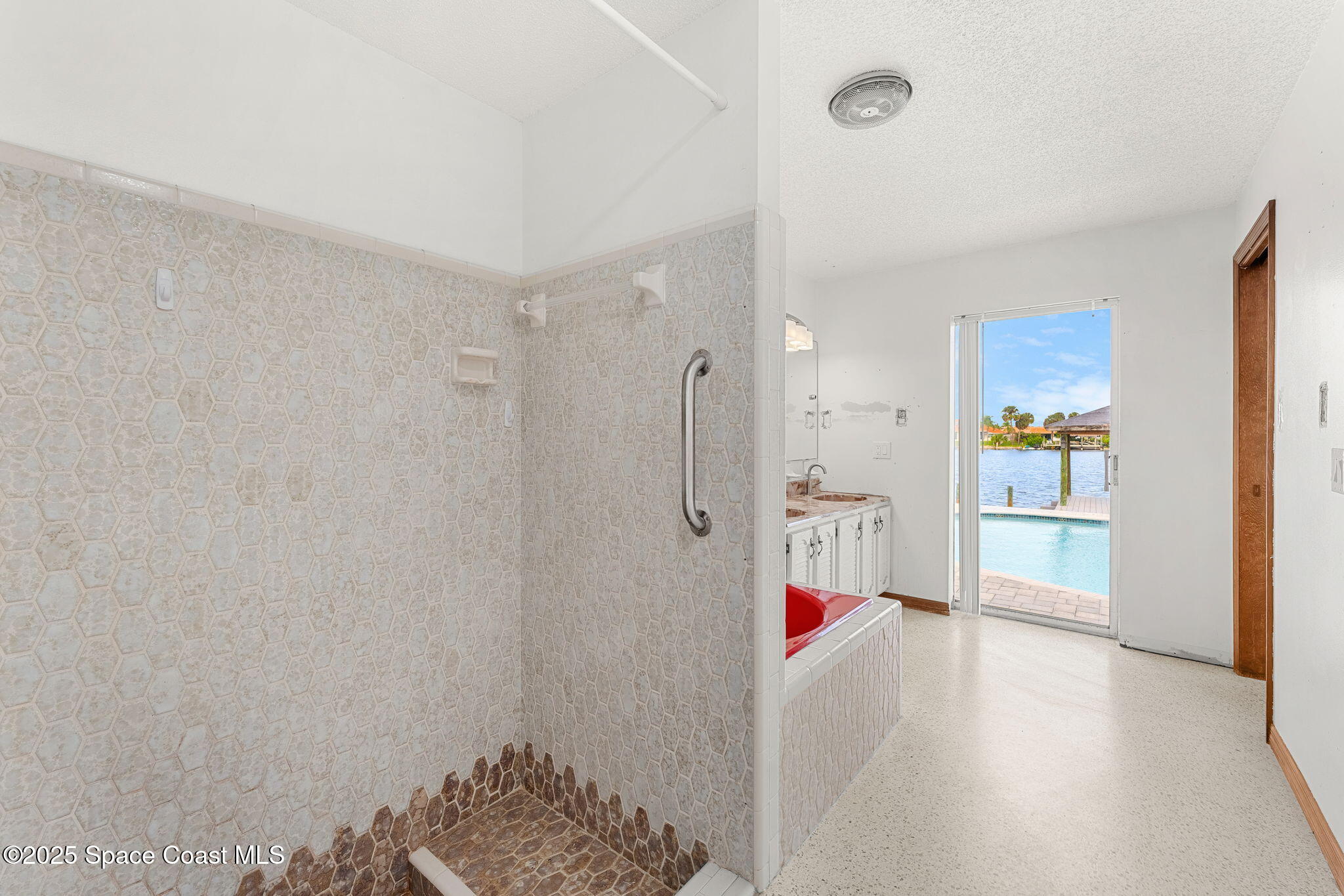 433 Saint Lucia Court