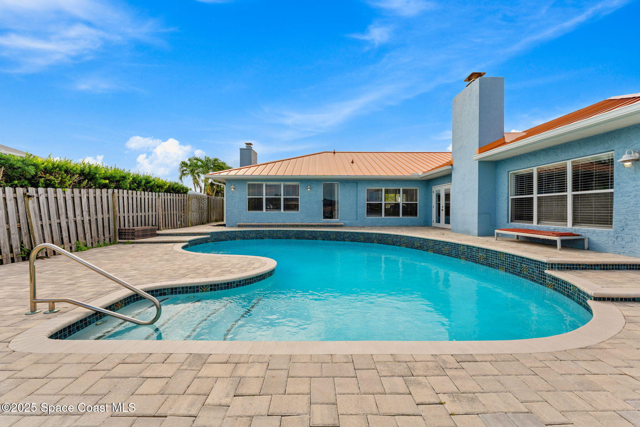 433 Saint Lucia Court