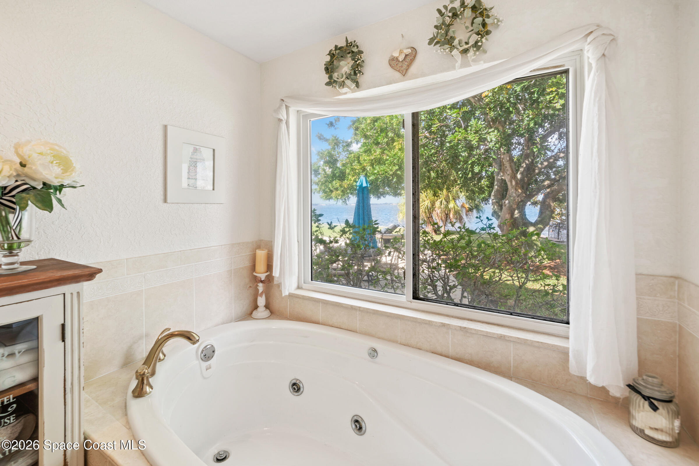 2405 Brookside Drive