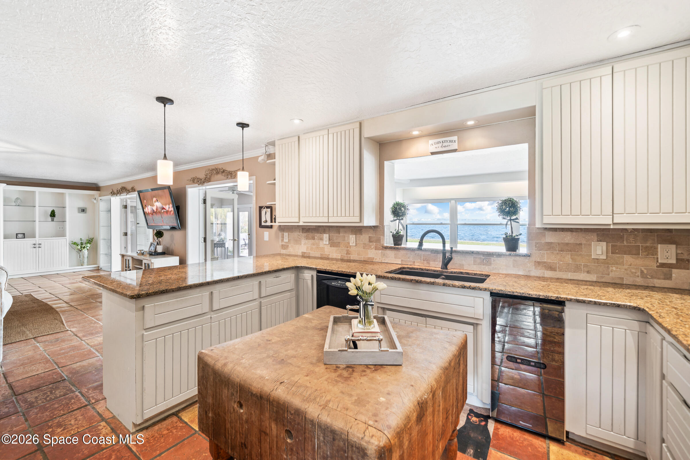 2405 Brookside Drive