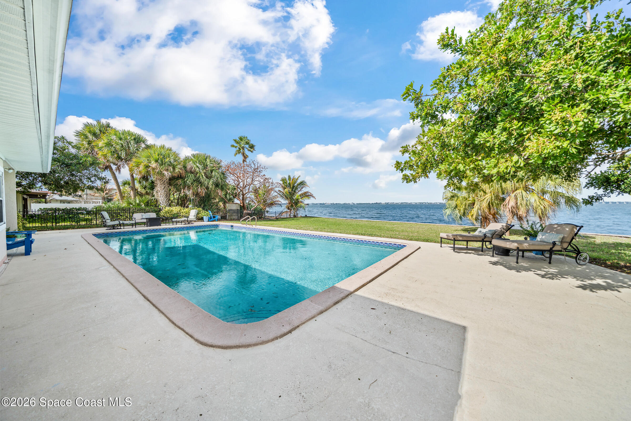 2405 Brookside Drive
