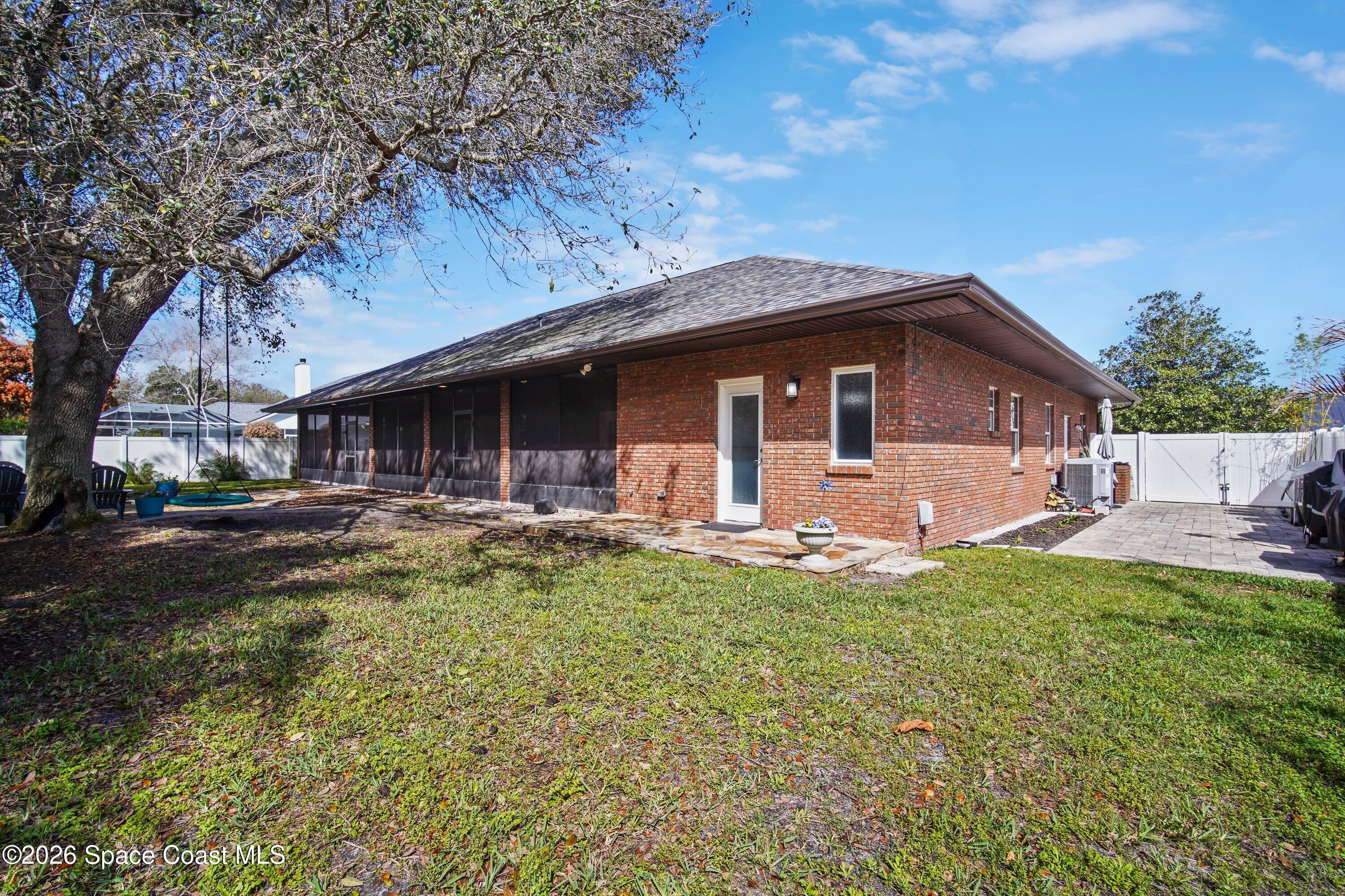 572 Lake Ashley Circle