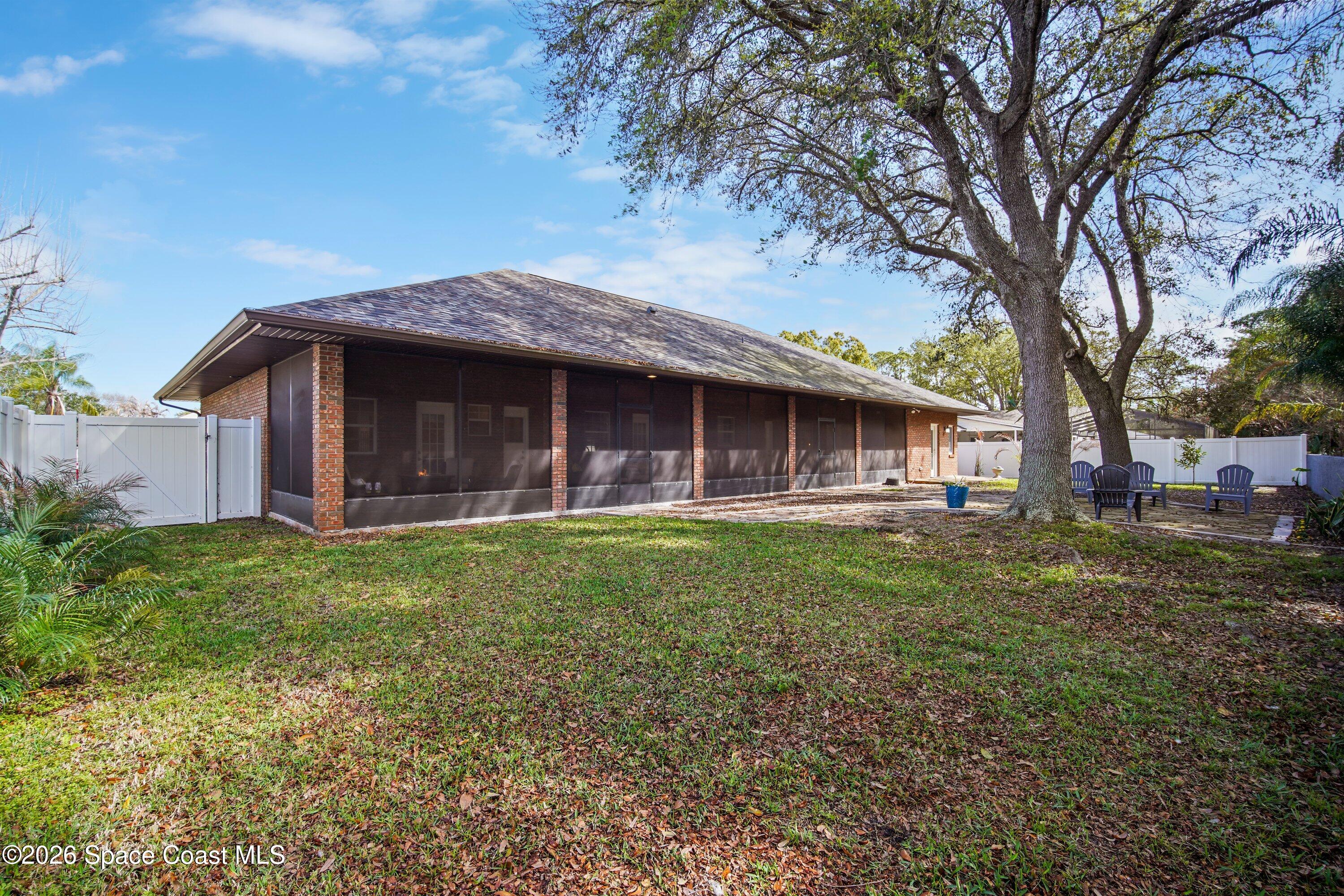 572 Lake Ashley Circle
