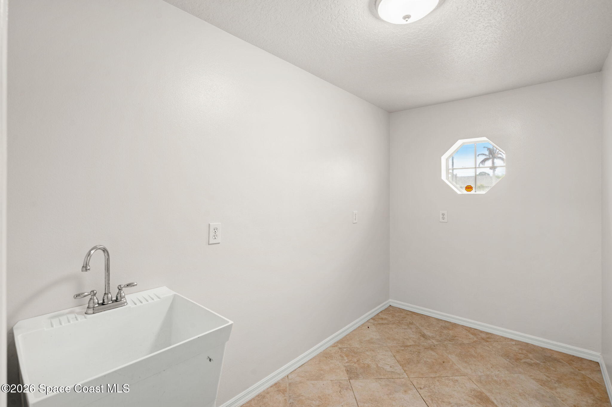 3146 N Tropical Trail