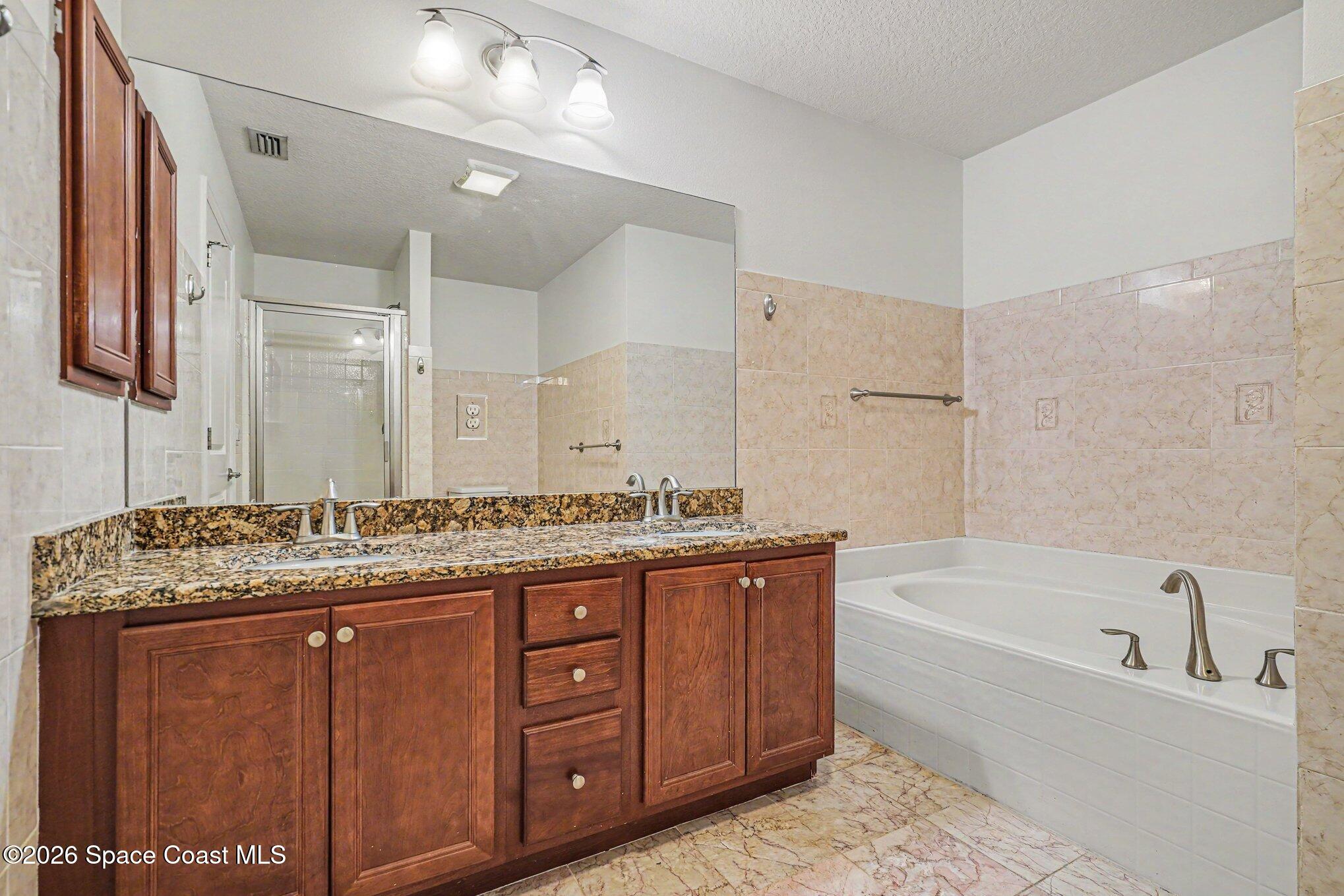 1497 Alaqua Way