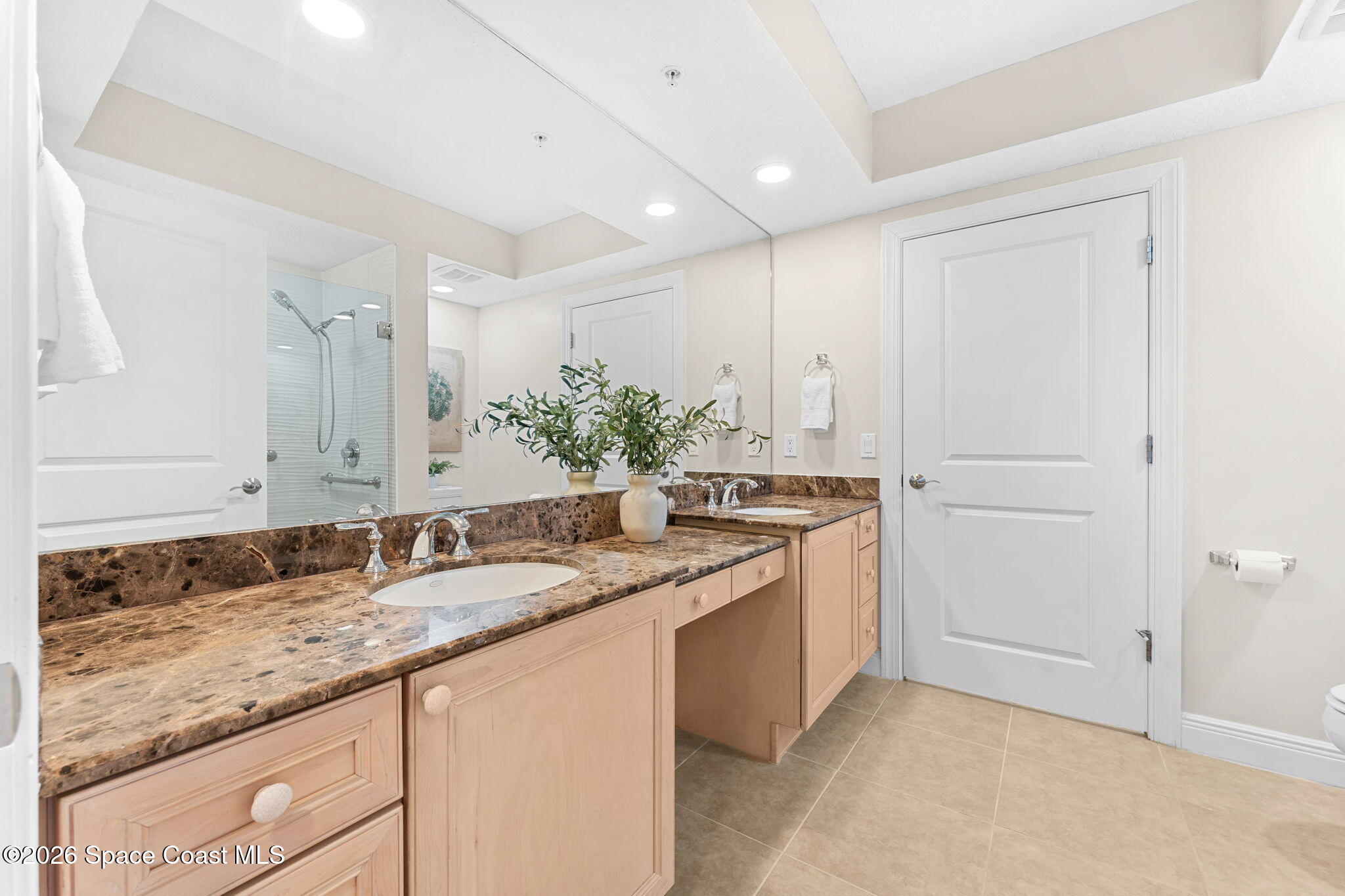 410 Hayes Avenue 402