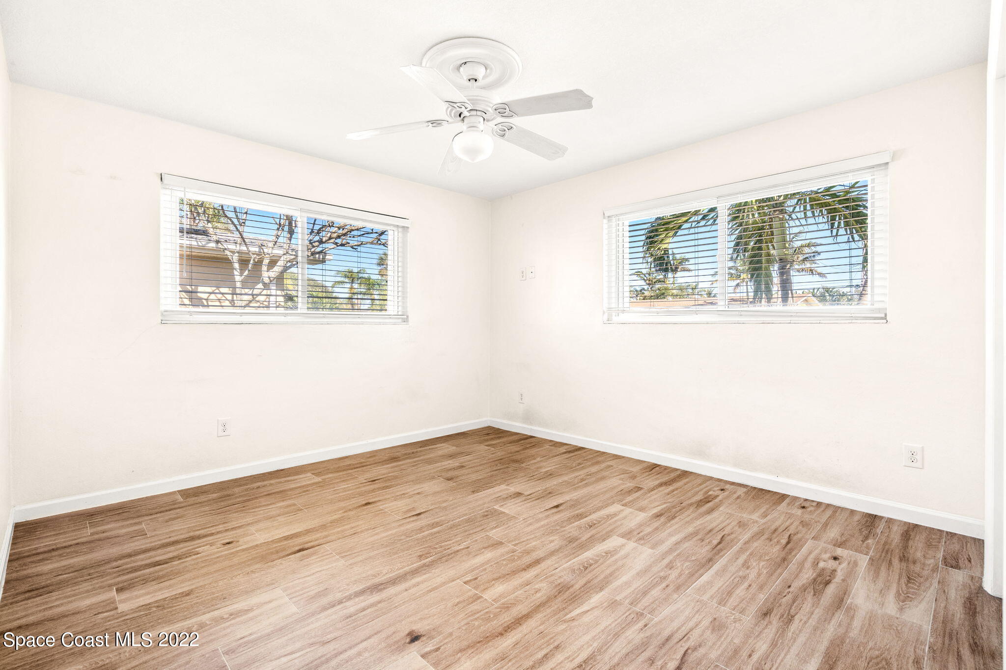 644 N Robert Way