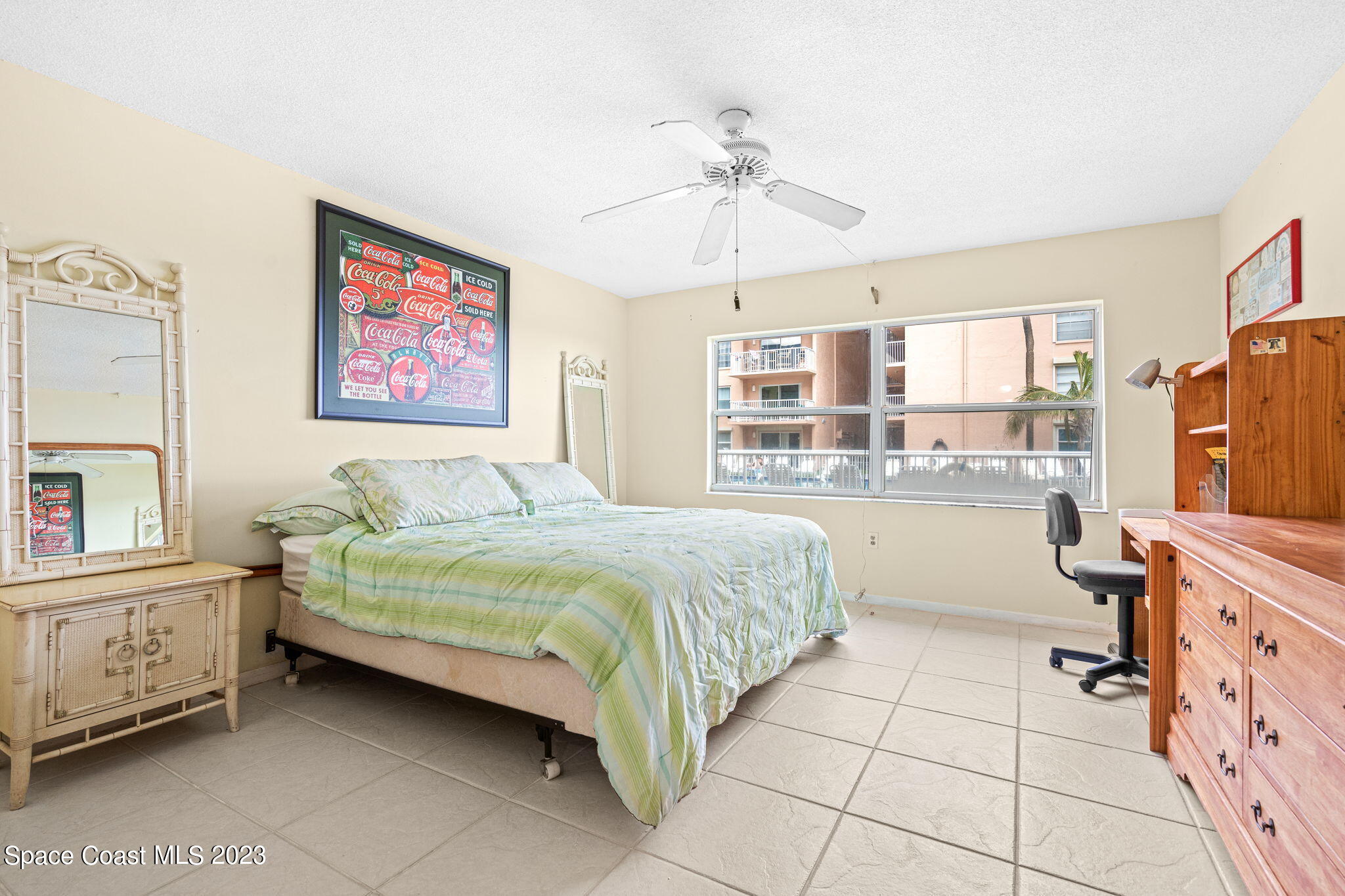10 Sunflower Street, 17