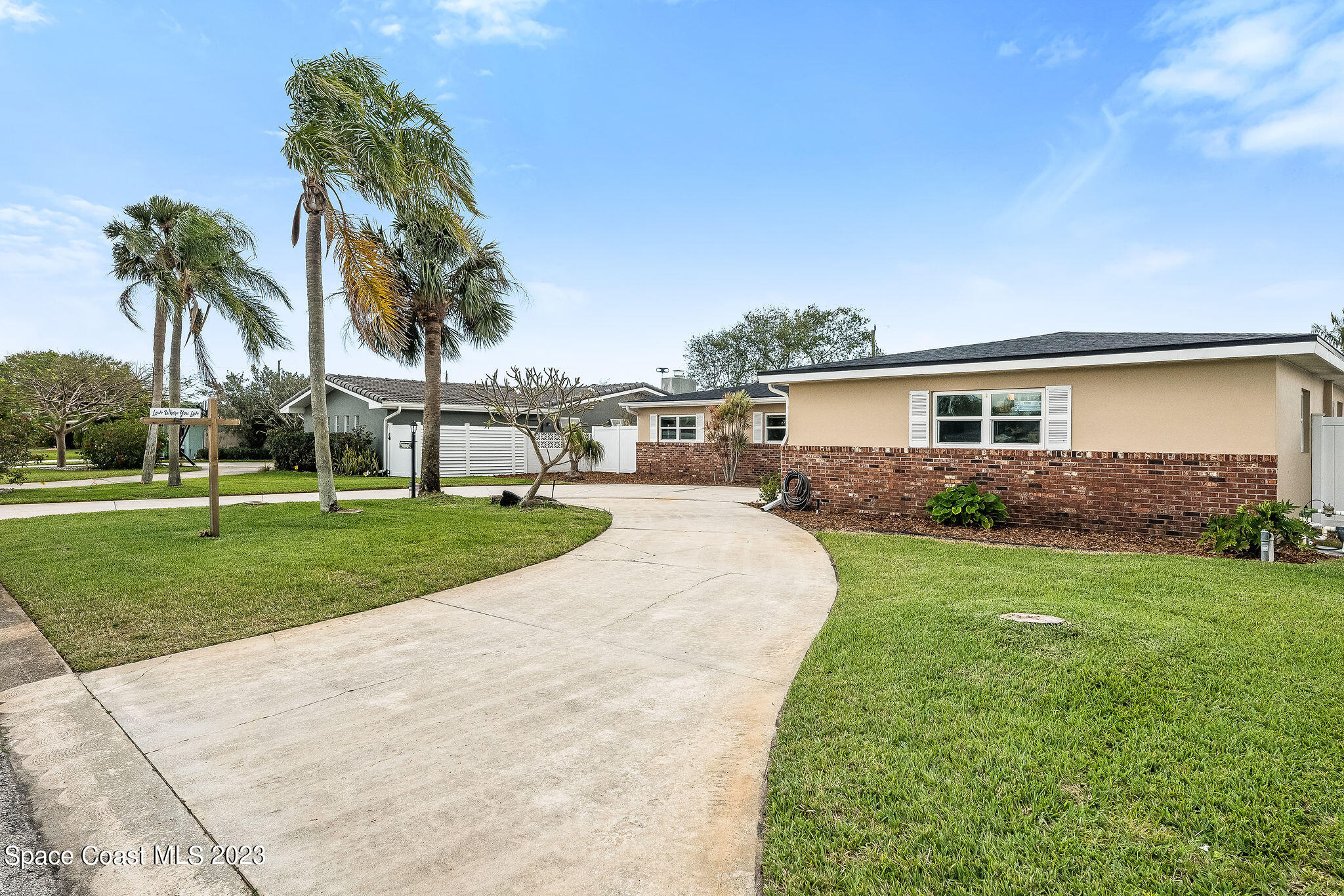 635 Kenwood Court