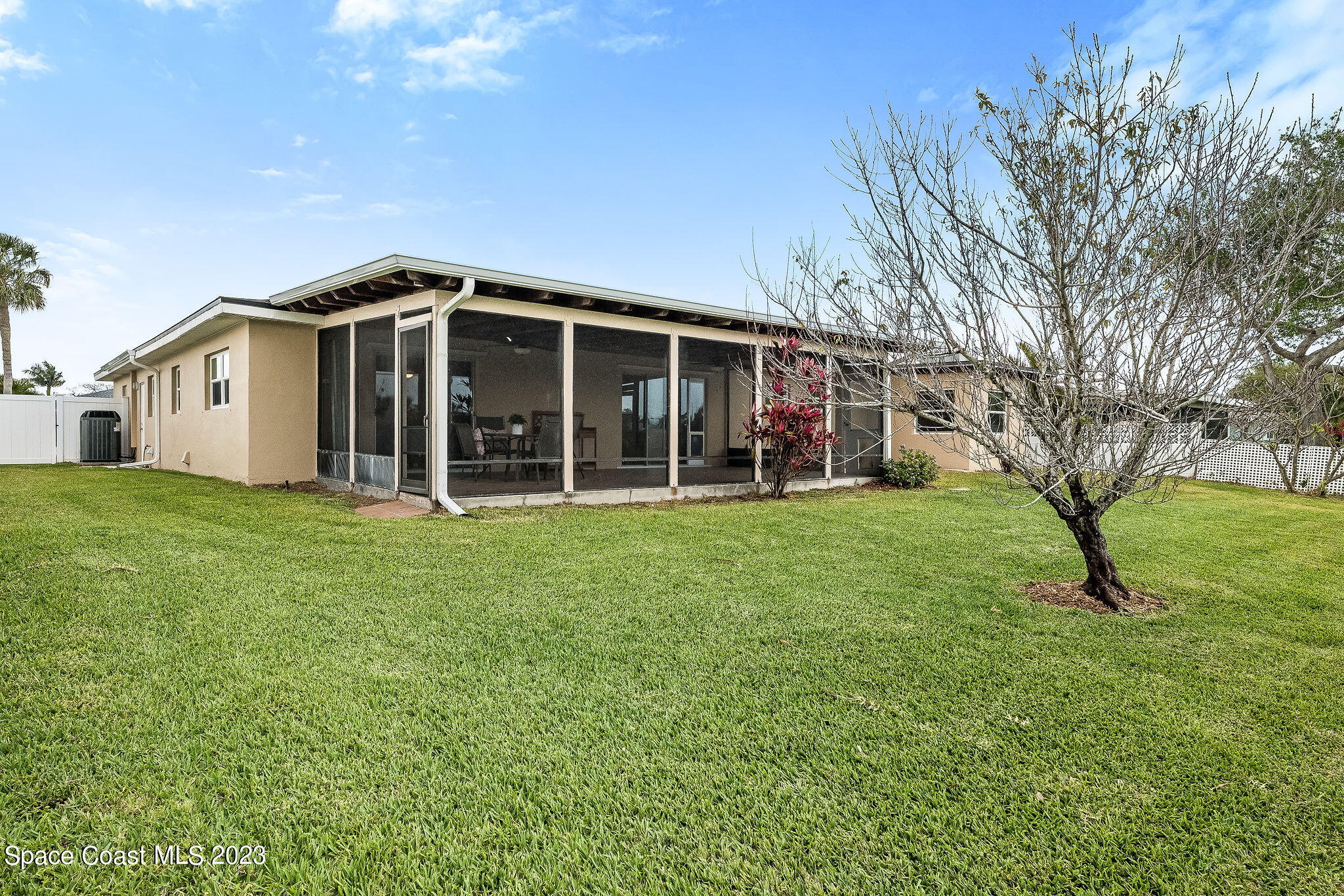 635 Kenwood Court