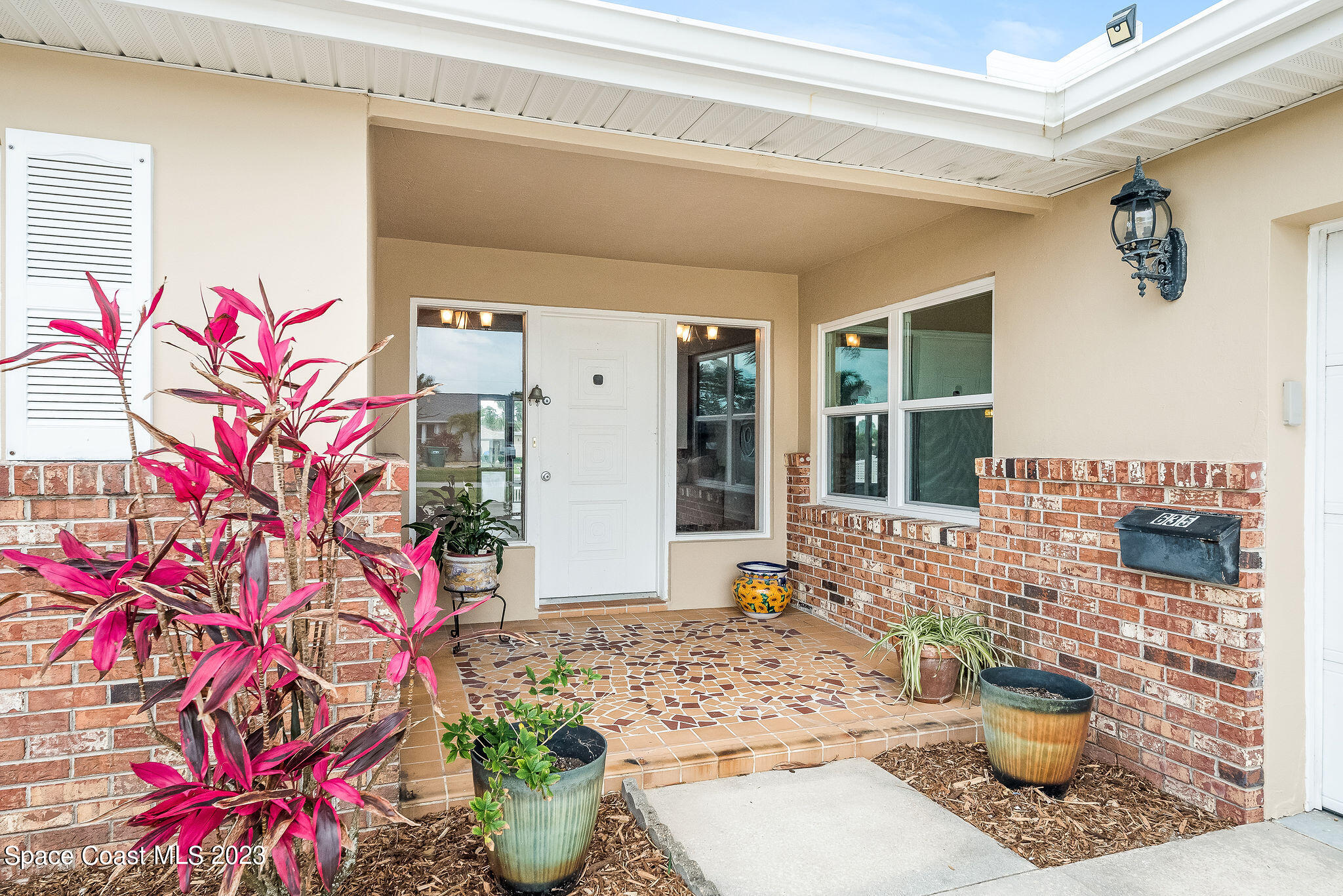 635 Kenwood Court